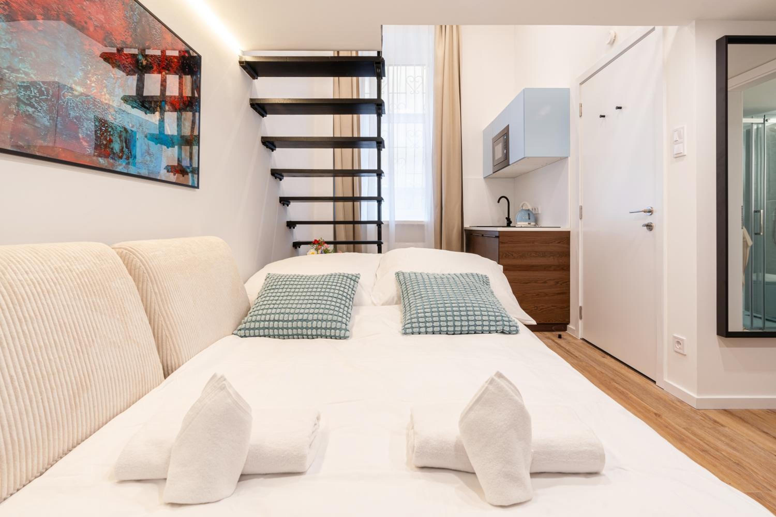 Dob 70 - Boutique Apartments, Best Location by BQA