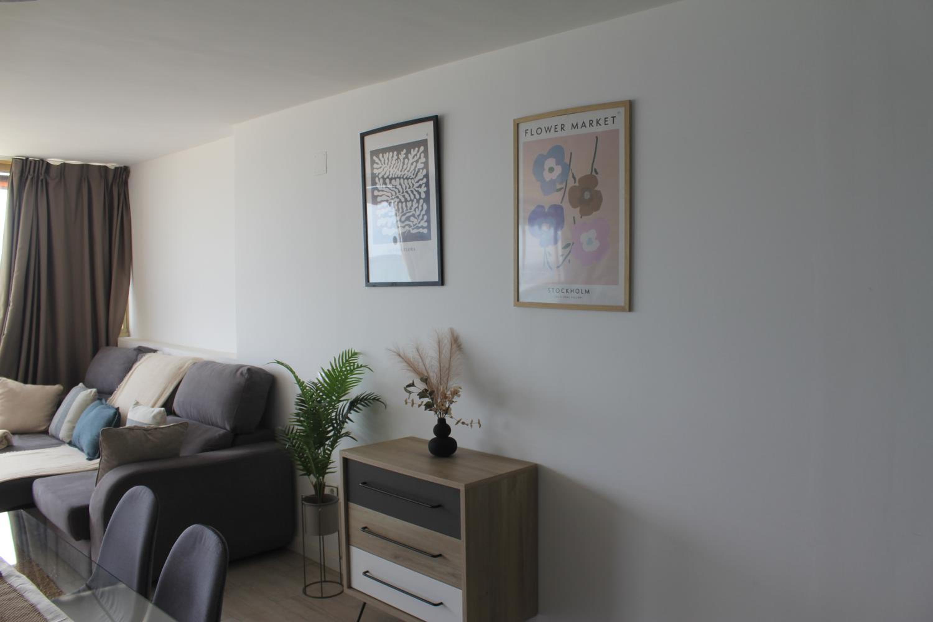 Apartamento ensueño 1a linea playa poniente 6 PAX parking wifi y AC