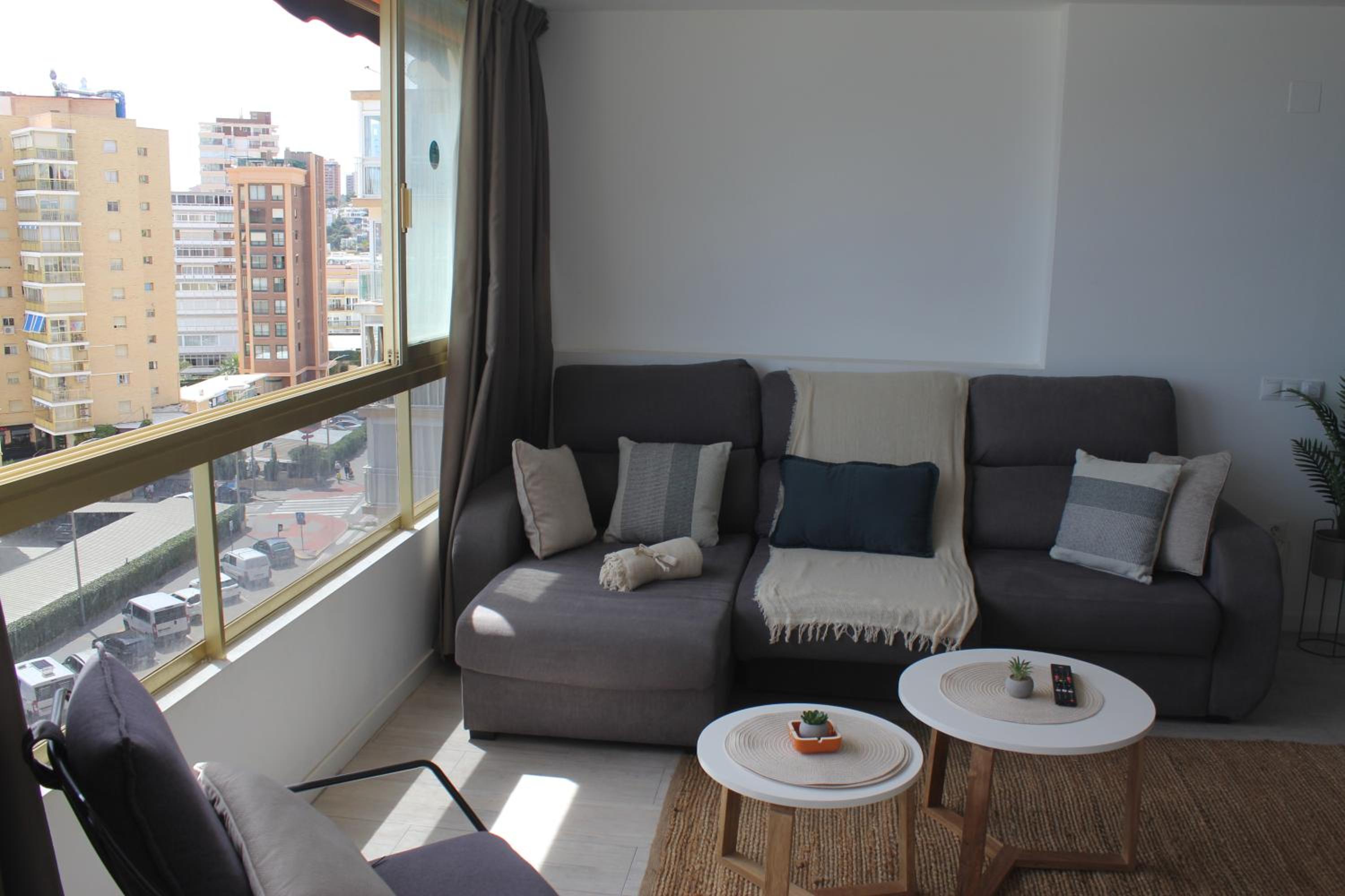Apartamento ensueño 1a linea playa poniente 6 PAX parking wifi y AC
