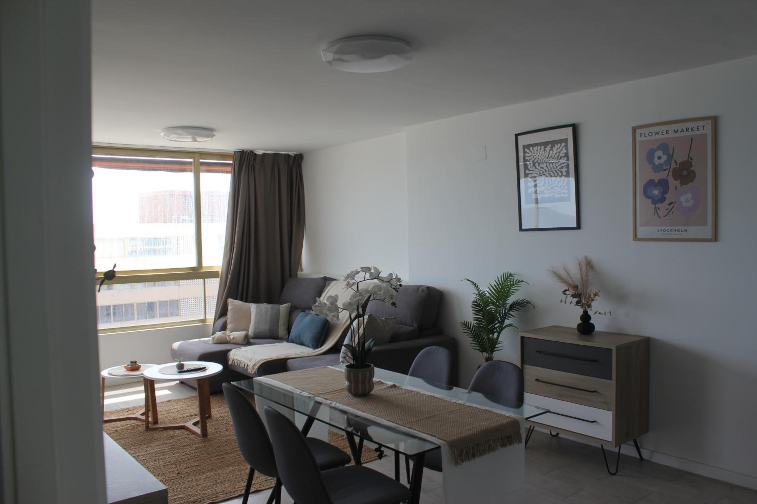 Apartamento ensueño 1a linea playa poniente 6 PAX parking wifi y AC