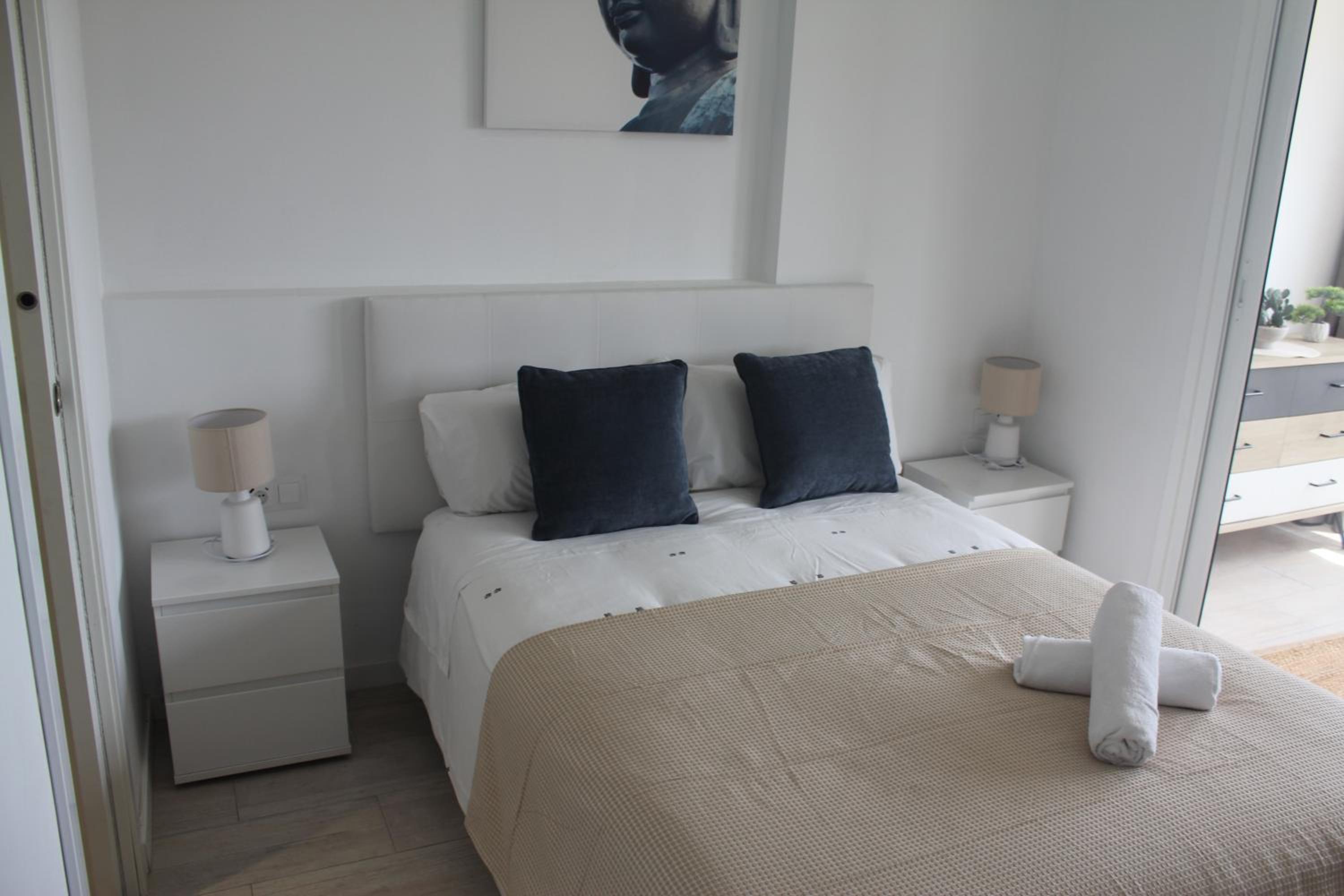 Apartamento ensueño 1a linea playa poniente 6 PAX parking wifi y AC