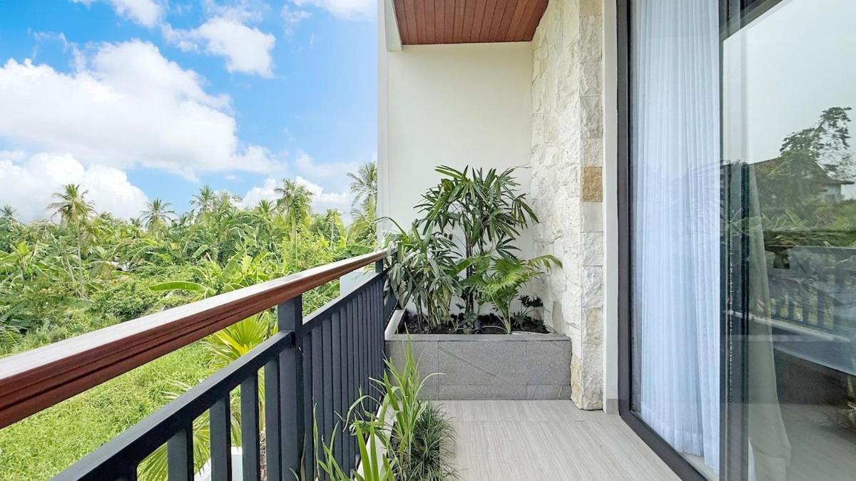 Tropical gadon villa 3BR Canggu