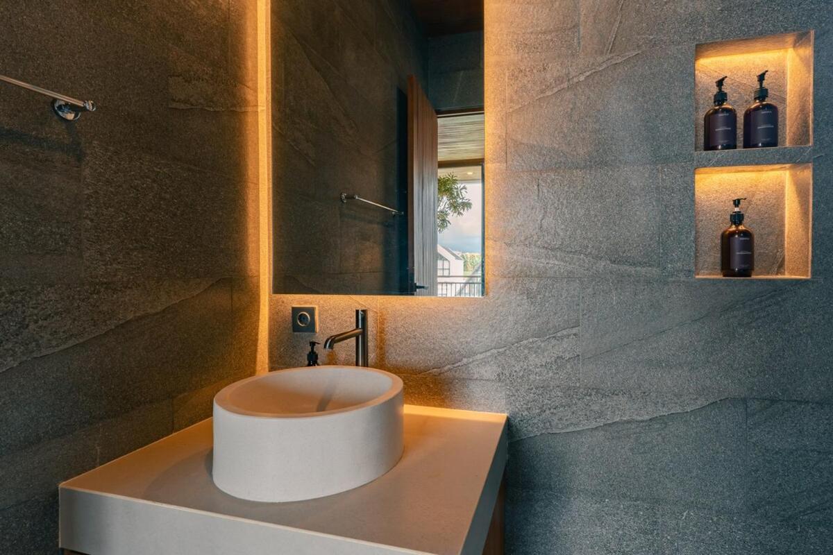 Tropical gadon villa 3BR Canggu