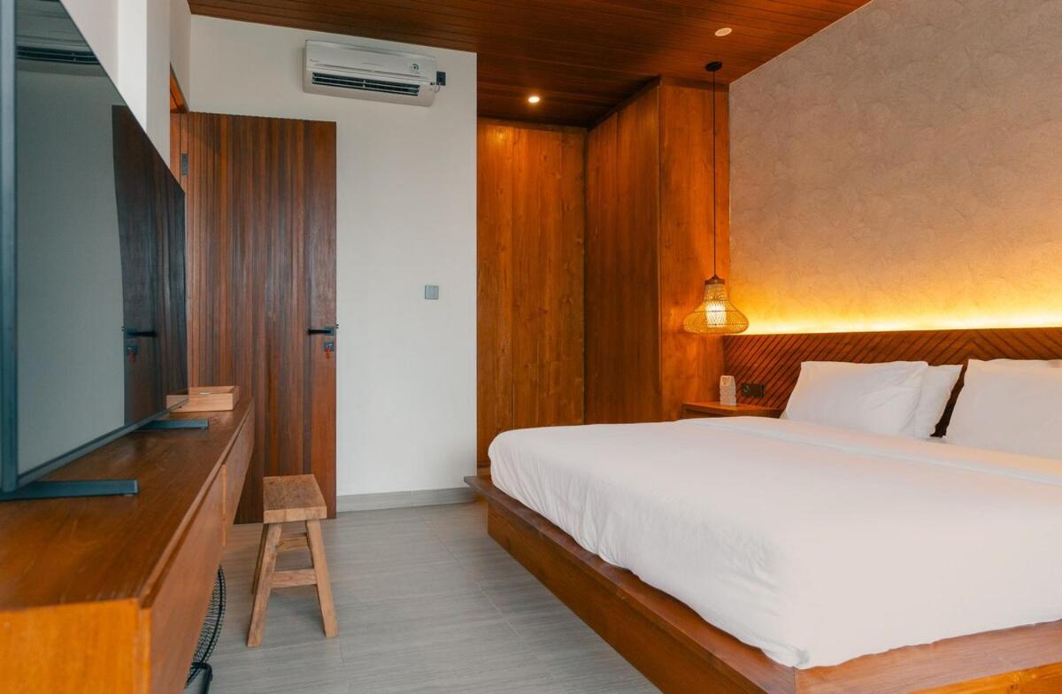 Tropical gadon villa 3BR Canggu