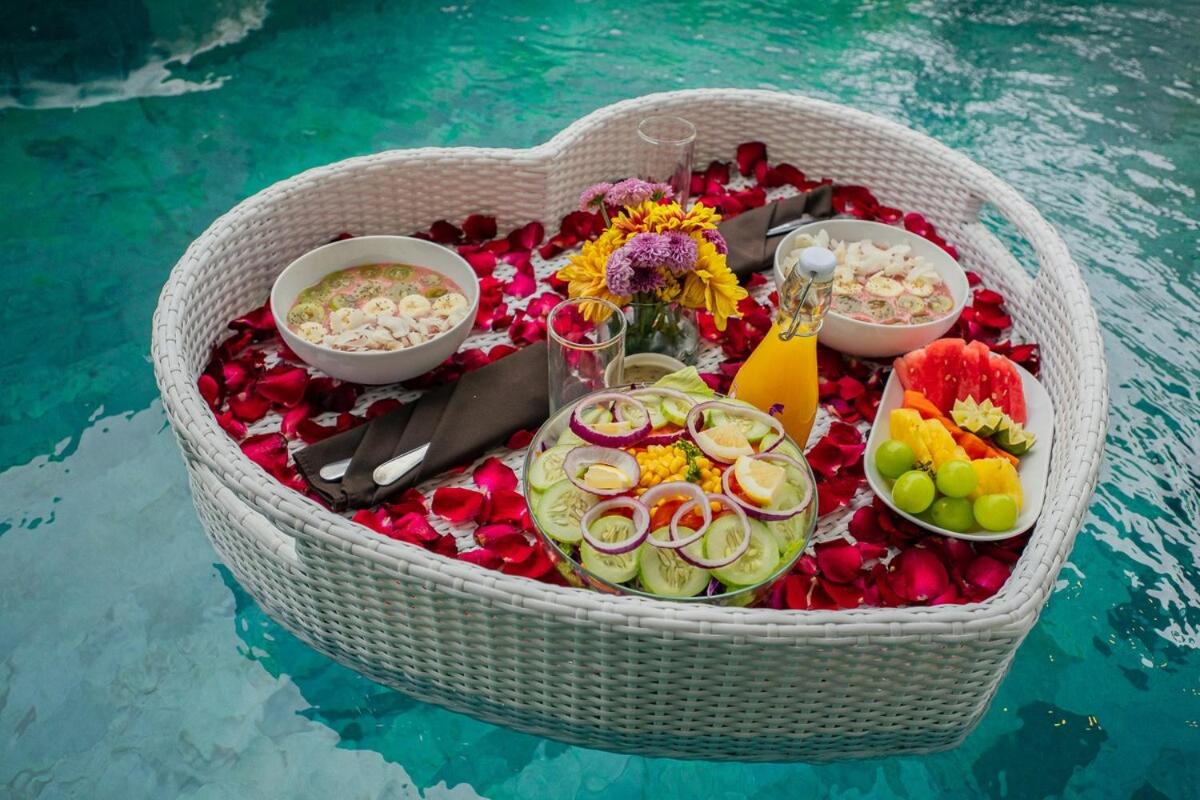 Tropical gadon villa 3BR Canggu