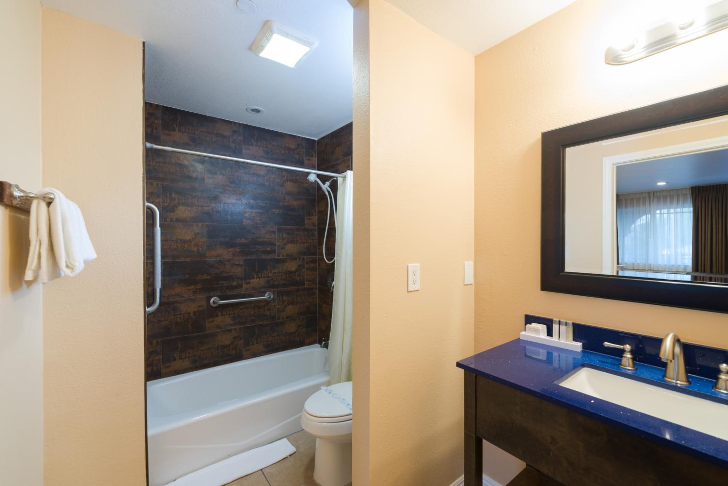 Colony Inn - North Hollywood - Hotel Near Universal Studios