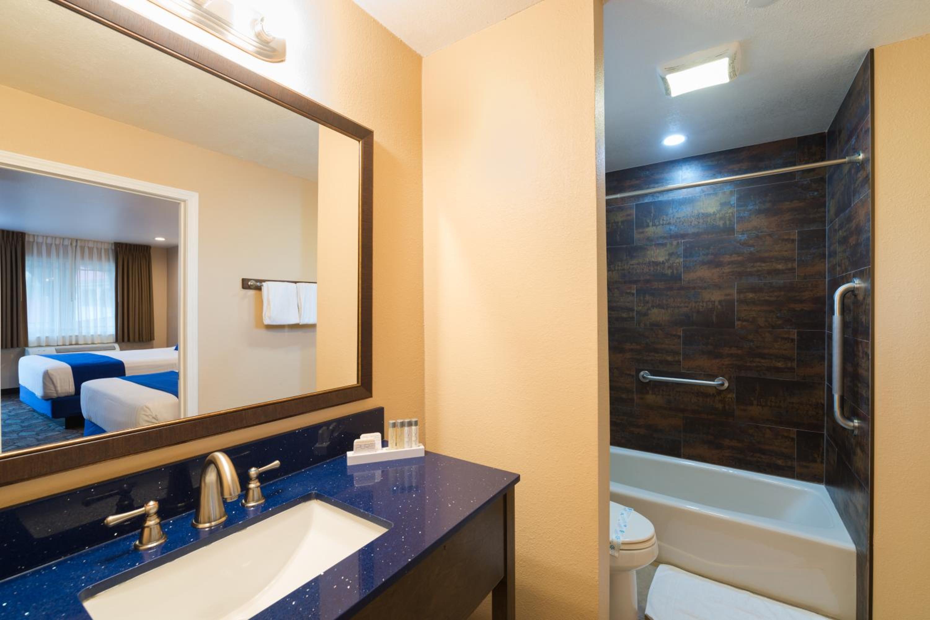 Colony Inn - North Hollywood - Hotel Near Universal Studios