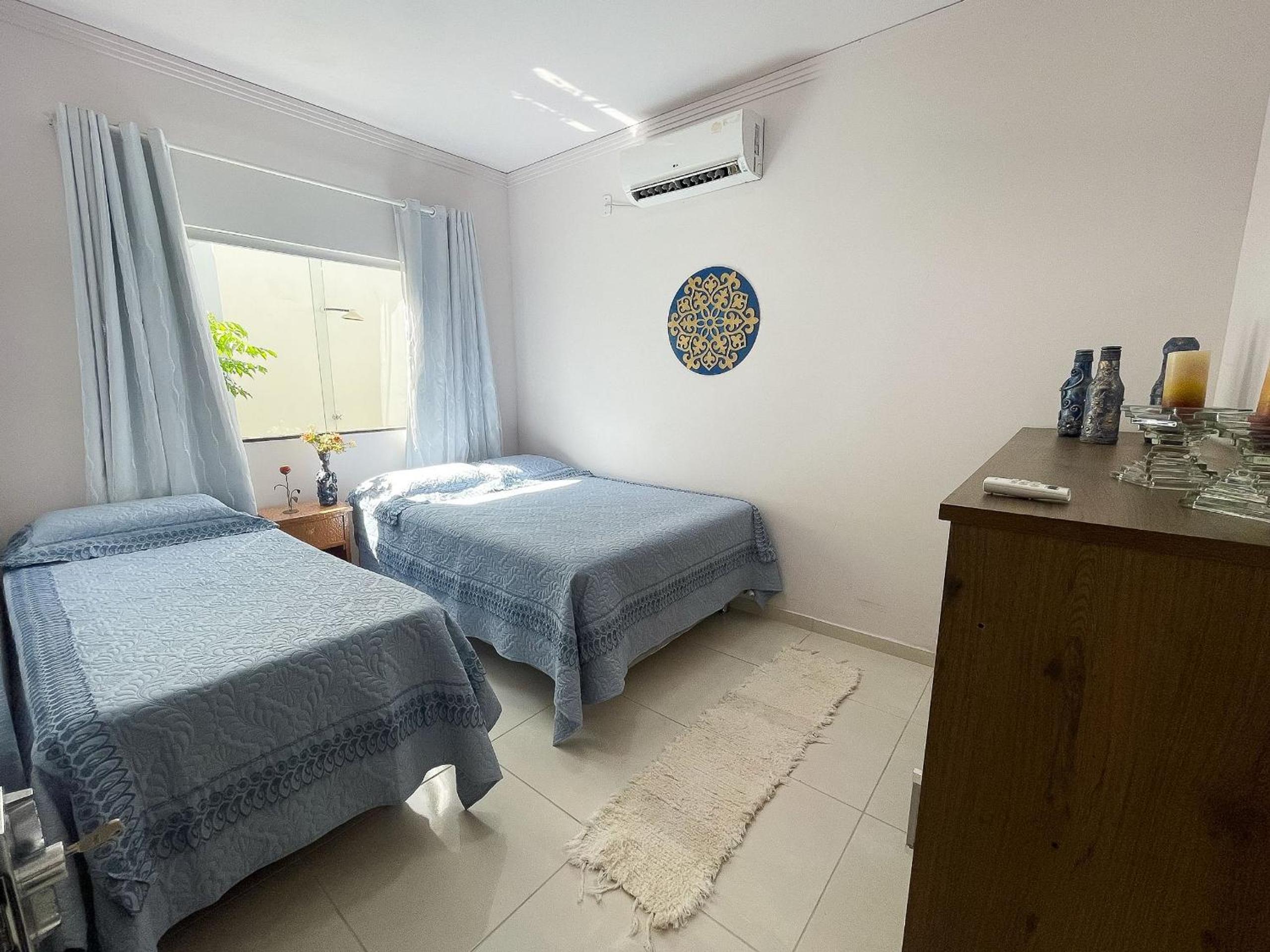 Casa Privativa de 3 Quartos com Piscina com Aquecimento Solar a 800m das Praias de Taperapuan, Ar Condicionado, WiFi 110Mbps, Churrasqueira, Garagem para 0