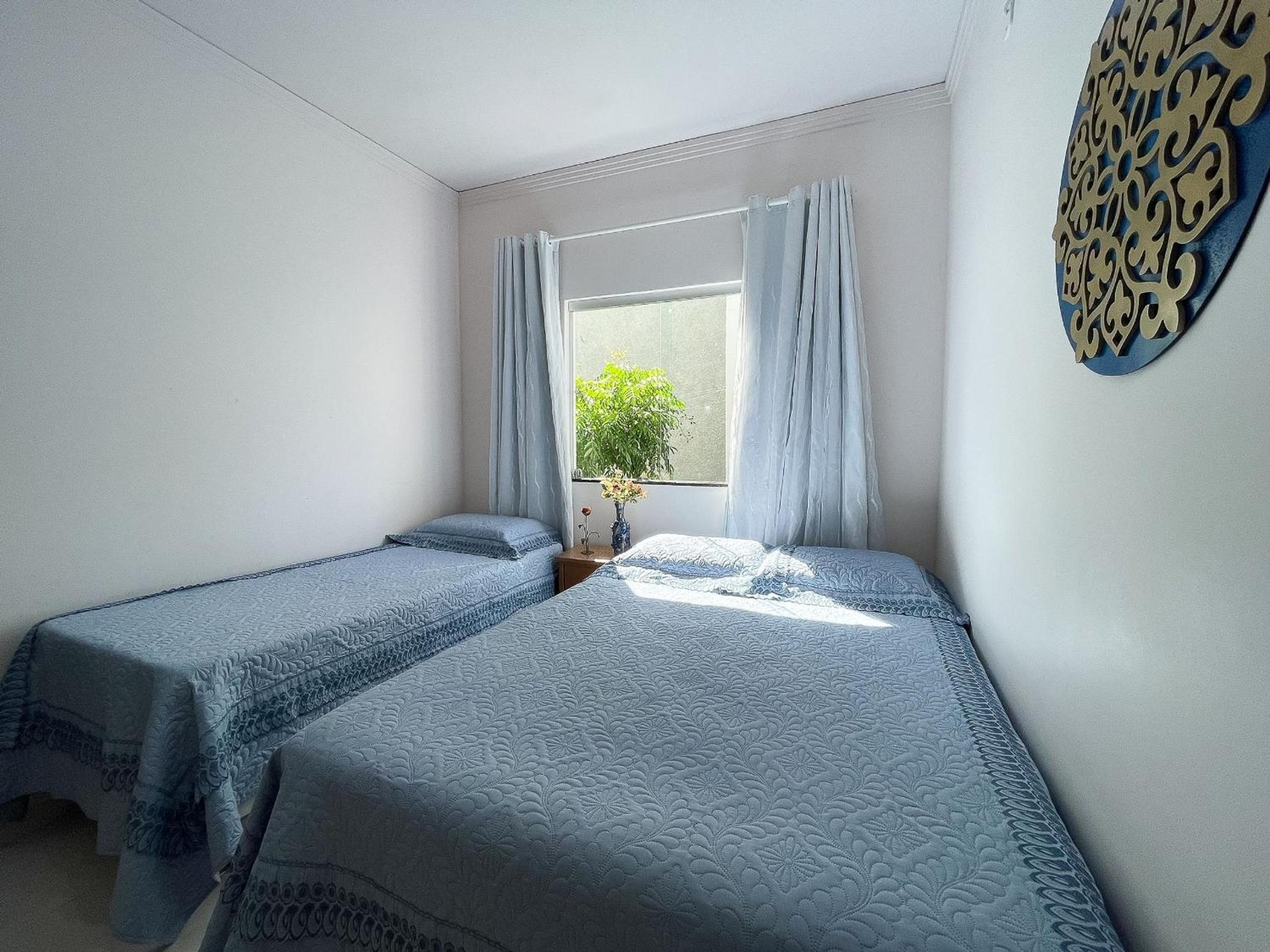 Casa Privativa de 3 Quartos com Piscina com Aquecimento Solar a 800m das Praias de Taperapuan, Ar Condicionado, WiFi 110Mbps, Churrasqueira, Garagem para 0