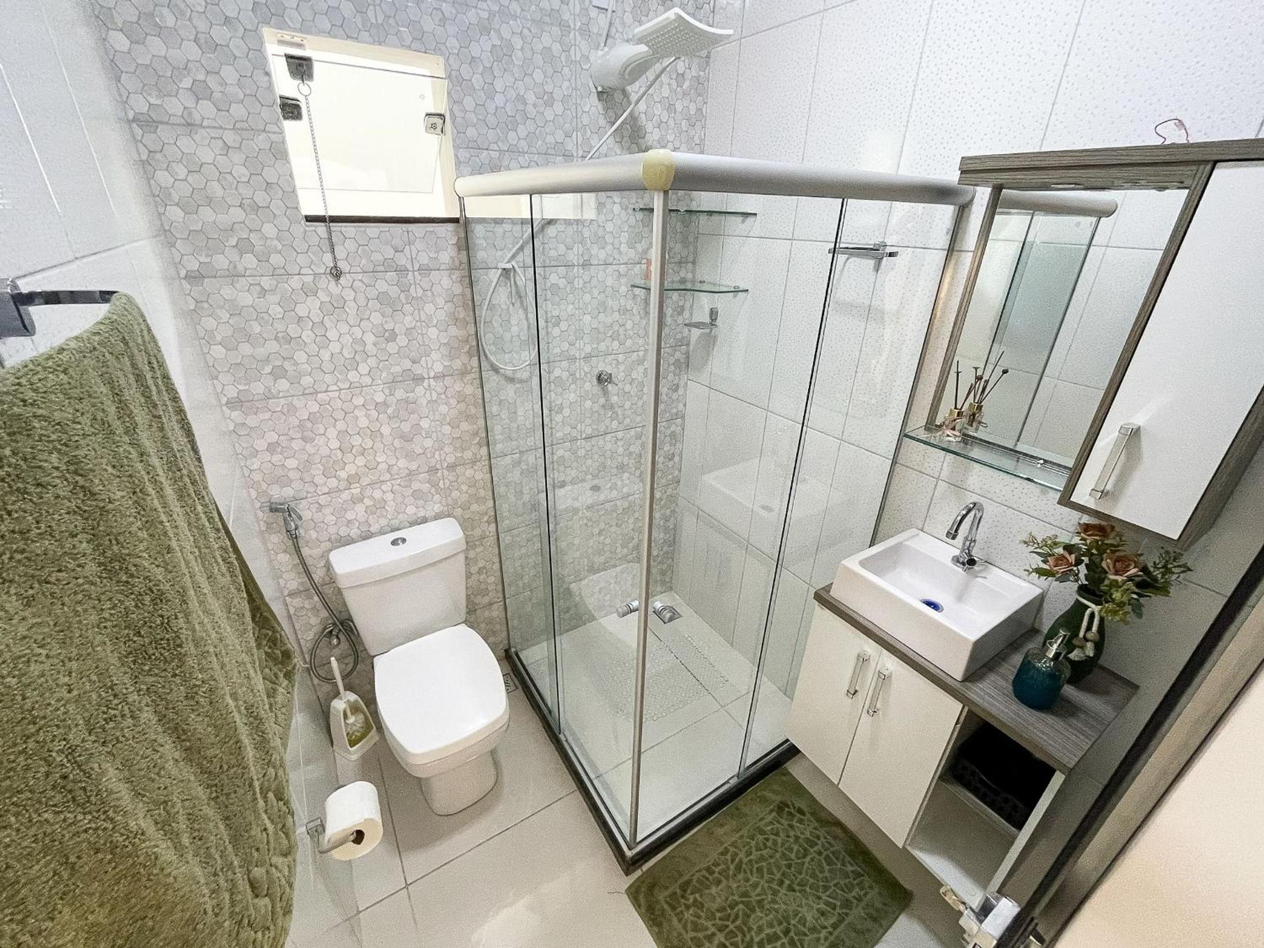 Casa Privativa de 3 Quartos com Piscina com Aquecimento Solar a 800m das Praias de Taperapuan, Ar Condicionado, WiFi 110Mbps, Churrasqueira, Garagem para 0