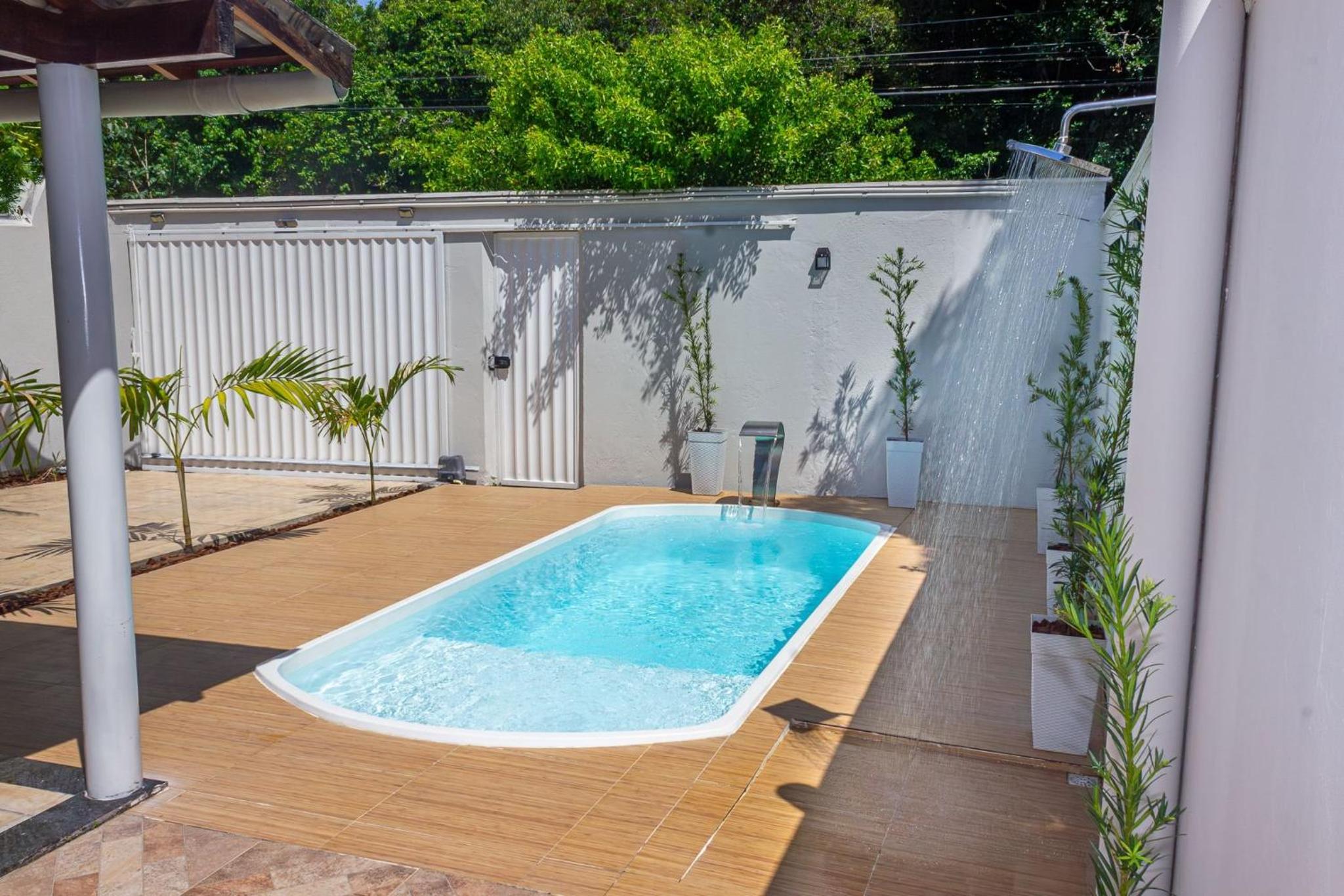 Casa Privativa de 3 Quartos com Piscina com Aquecimento Solar a 800m das Praias de Taperapuan, Ar Condicionado, WiFi 110Mbps, Churrasqueira, Garagem para 0
