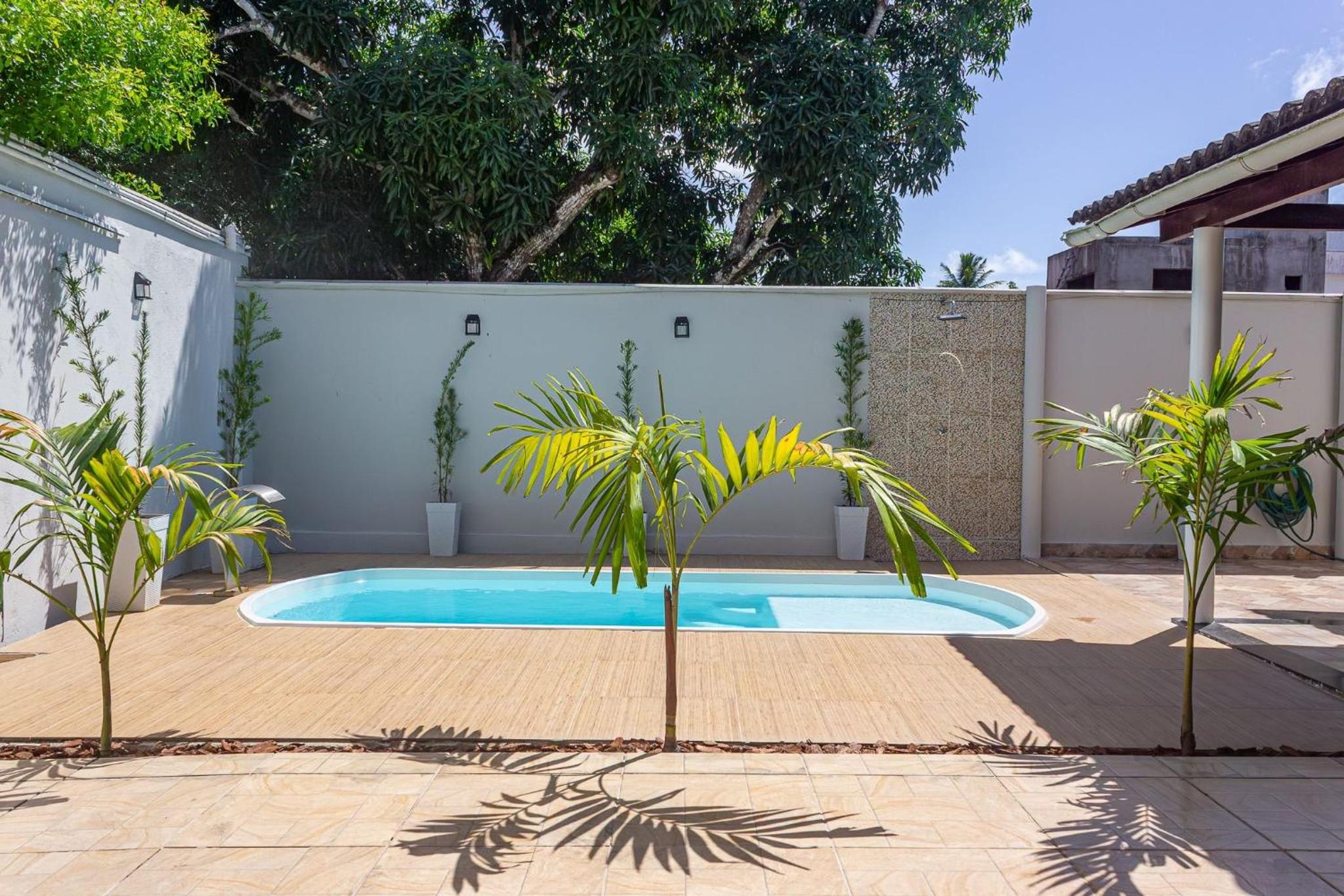 Casa Privativa de 3 Quartos com Piscina com Aquecimento Solar a 800m das Praias de Taperapuan, Ar Condicionado, WiFi 110Mbps, Churrasqueira, Garagem para 0