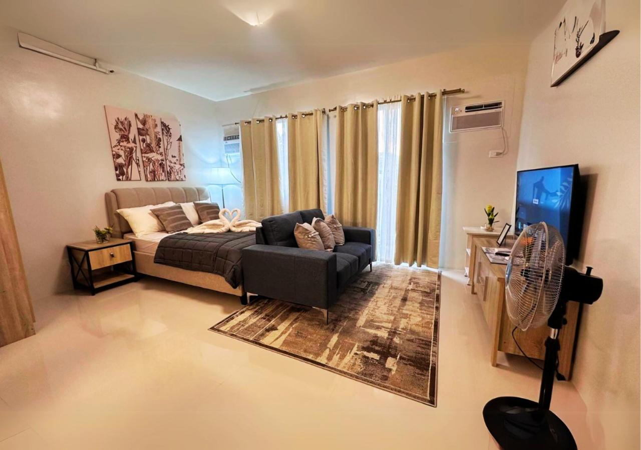 Open Studio with a Balcony & FREE Private Pool, Gym & Parking - B2 2Garnet