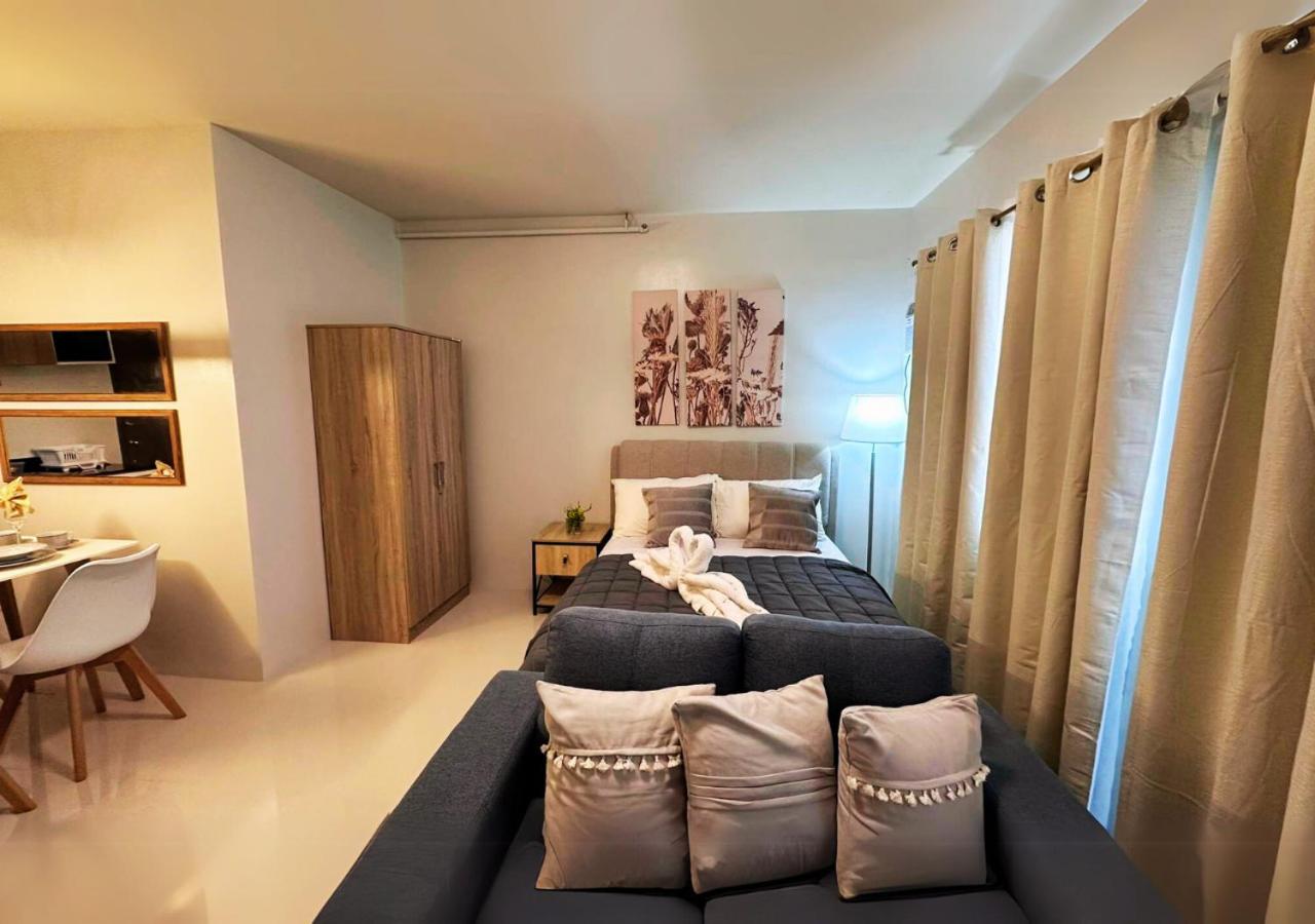 Open Studio with a Balcony & FREE Private Pool, Gym & Parking - B2 2Garnet