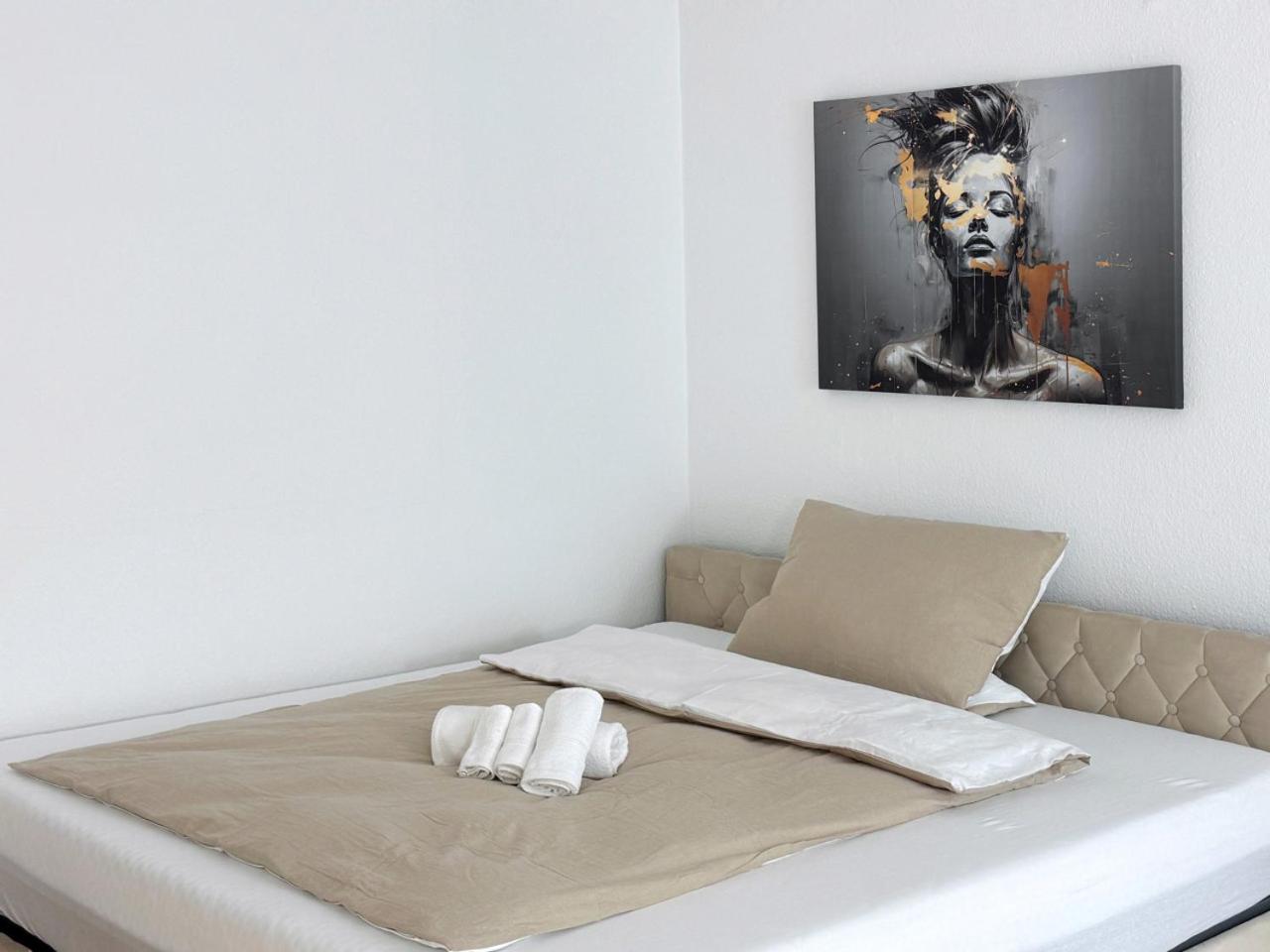 HolidayHome Apartments I Amazing 100sqm in Berlin-Friedrichshain