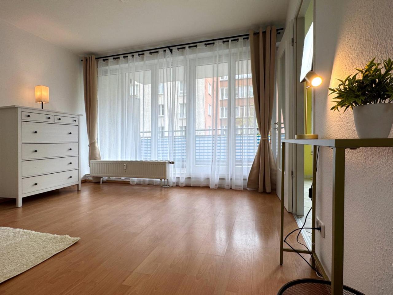 HolidayHome Apartments I Amazing 100sqm in Berlin-Friedrichshain