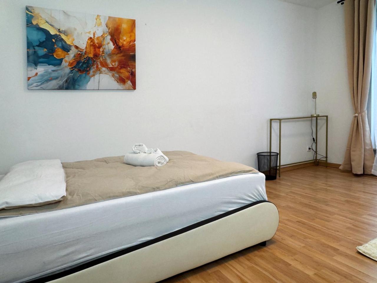 HolidayHome Apartments I Amazing 100sqm in Berlin-Friedrichshain