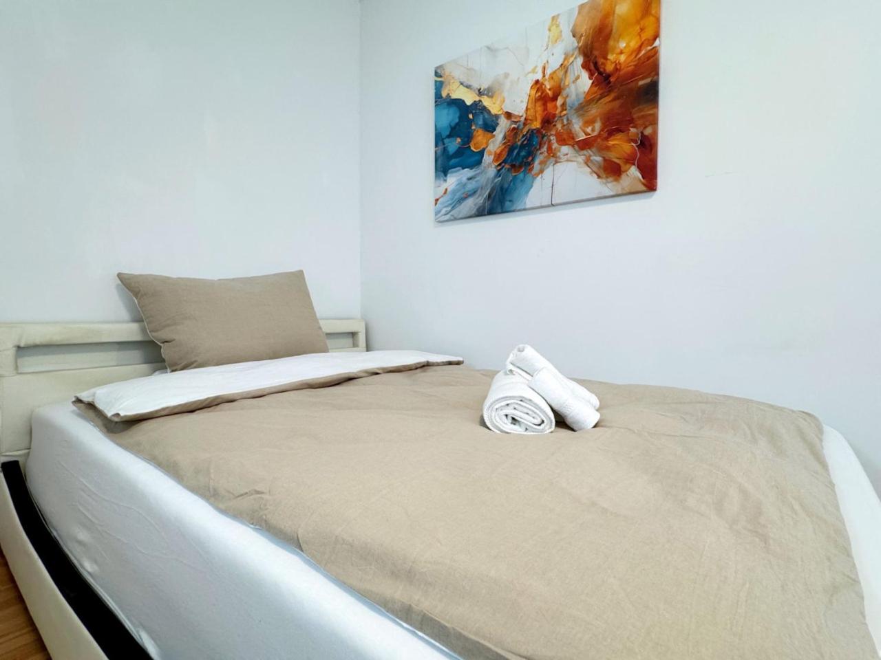 HolidayHome Apartments I Amazing 100sqm in Berlin-Friedrichshain