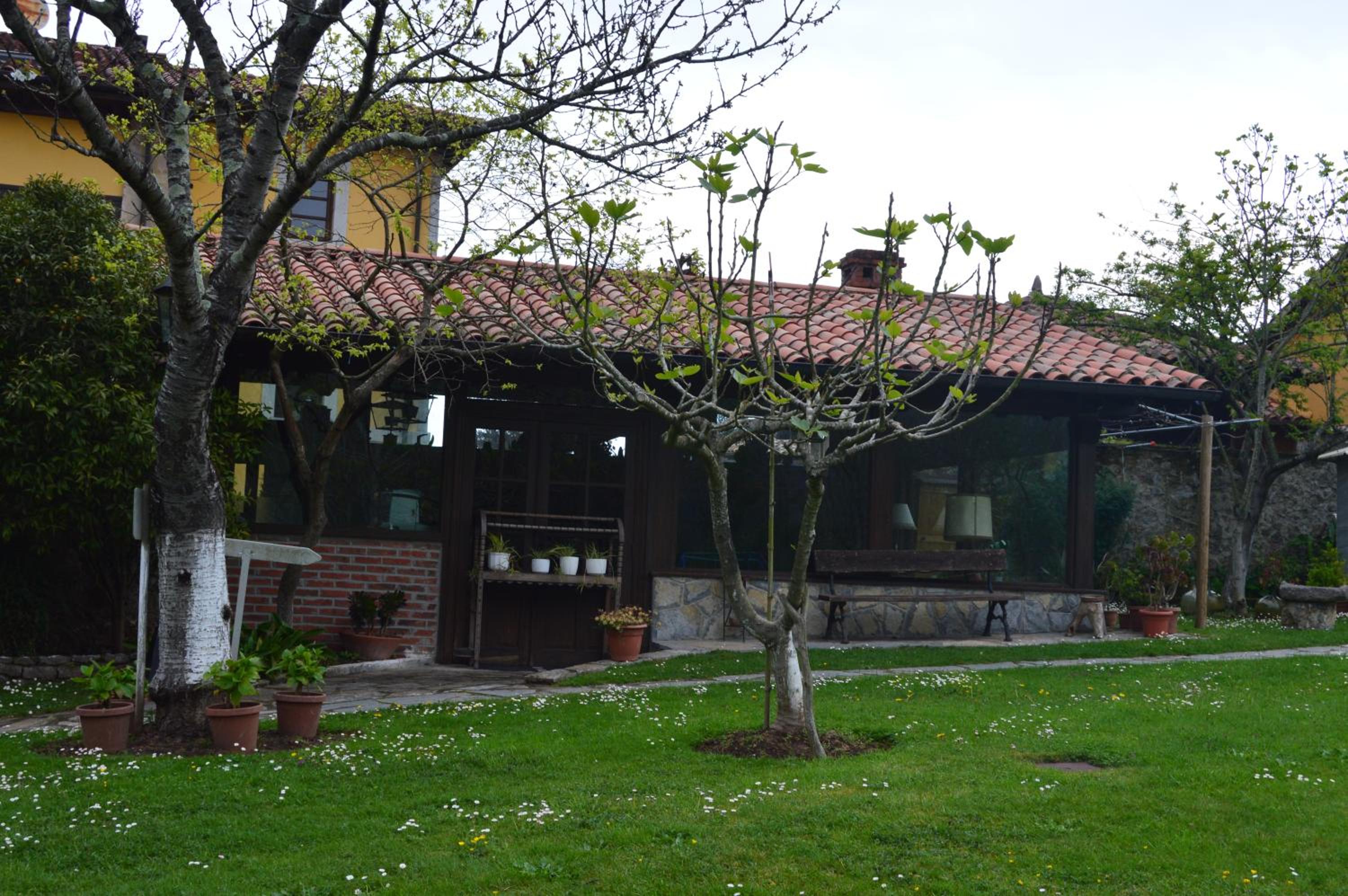 Apartamentos Rurales L'Arquera