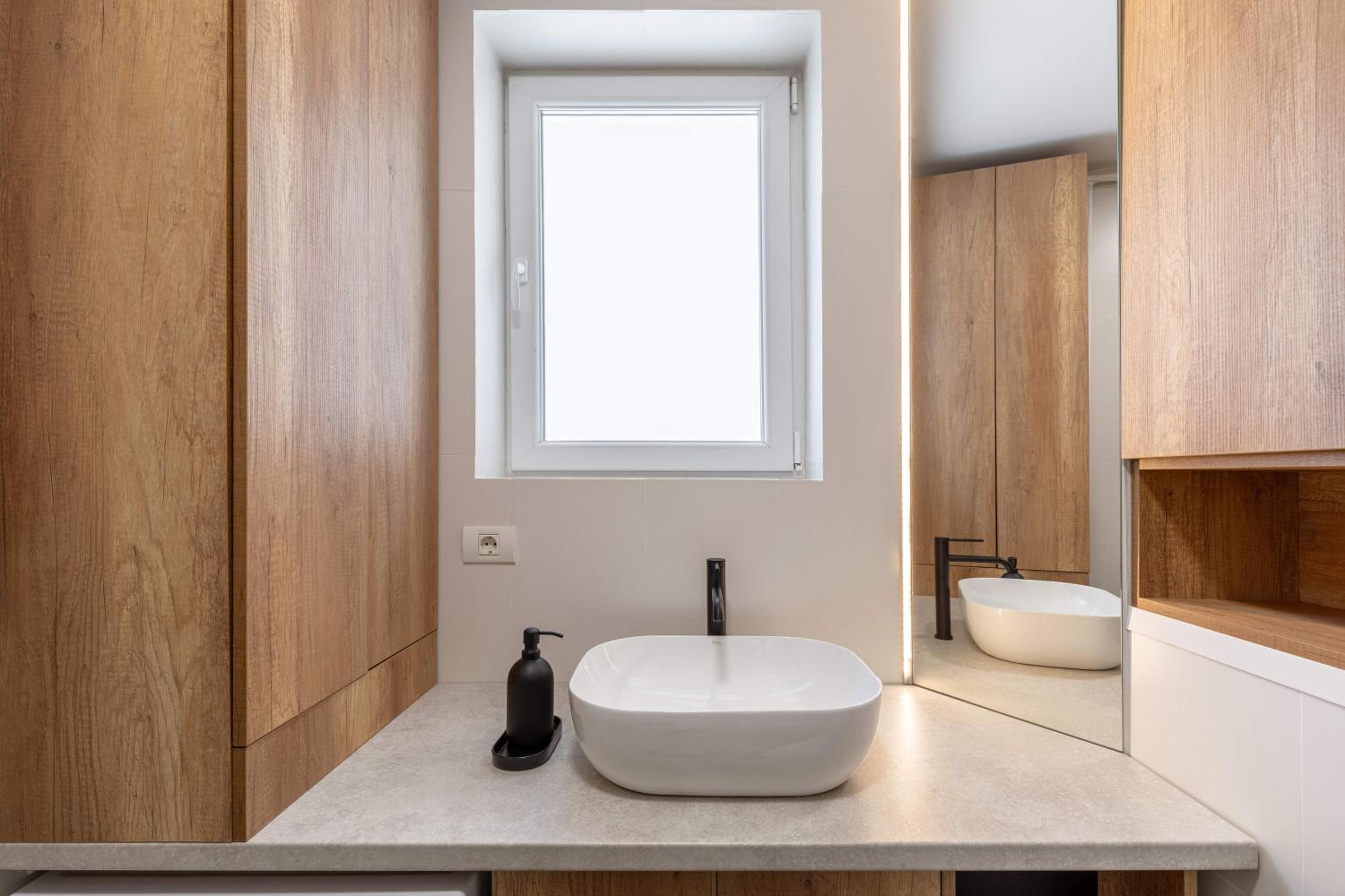 Urban 1BR Loft Residences - Modern Comfort in Bucharest Center