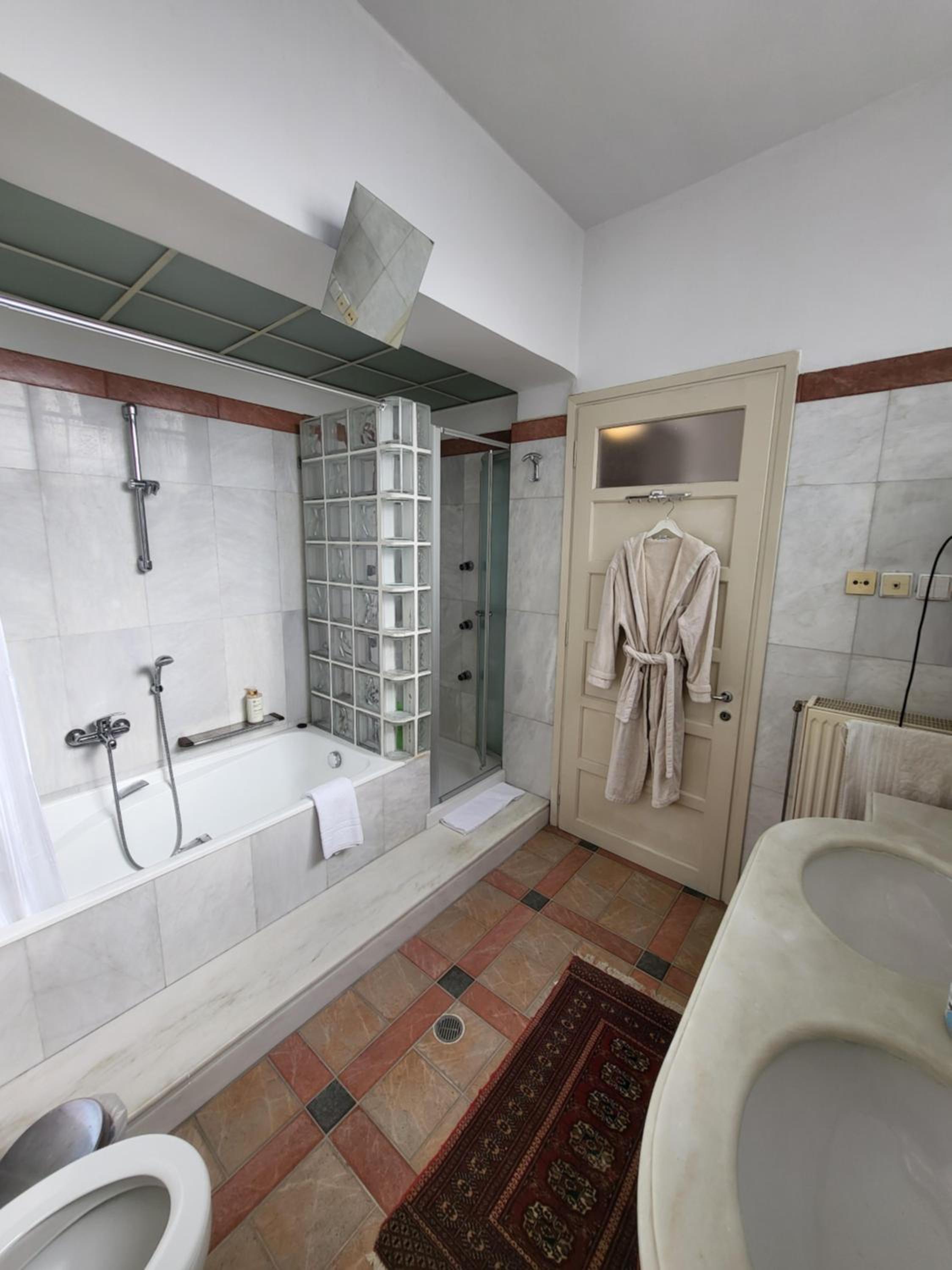 Blue Home, Luxury Villa with Pool in the City Centre