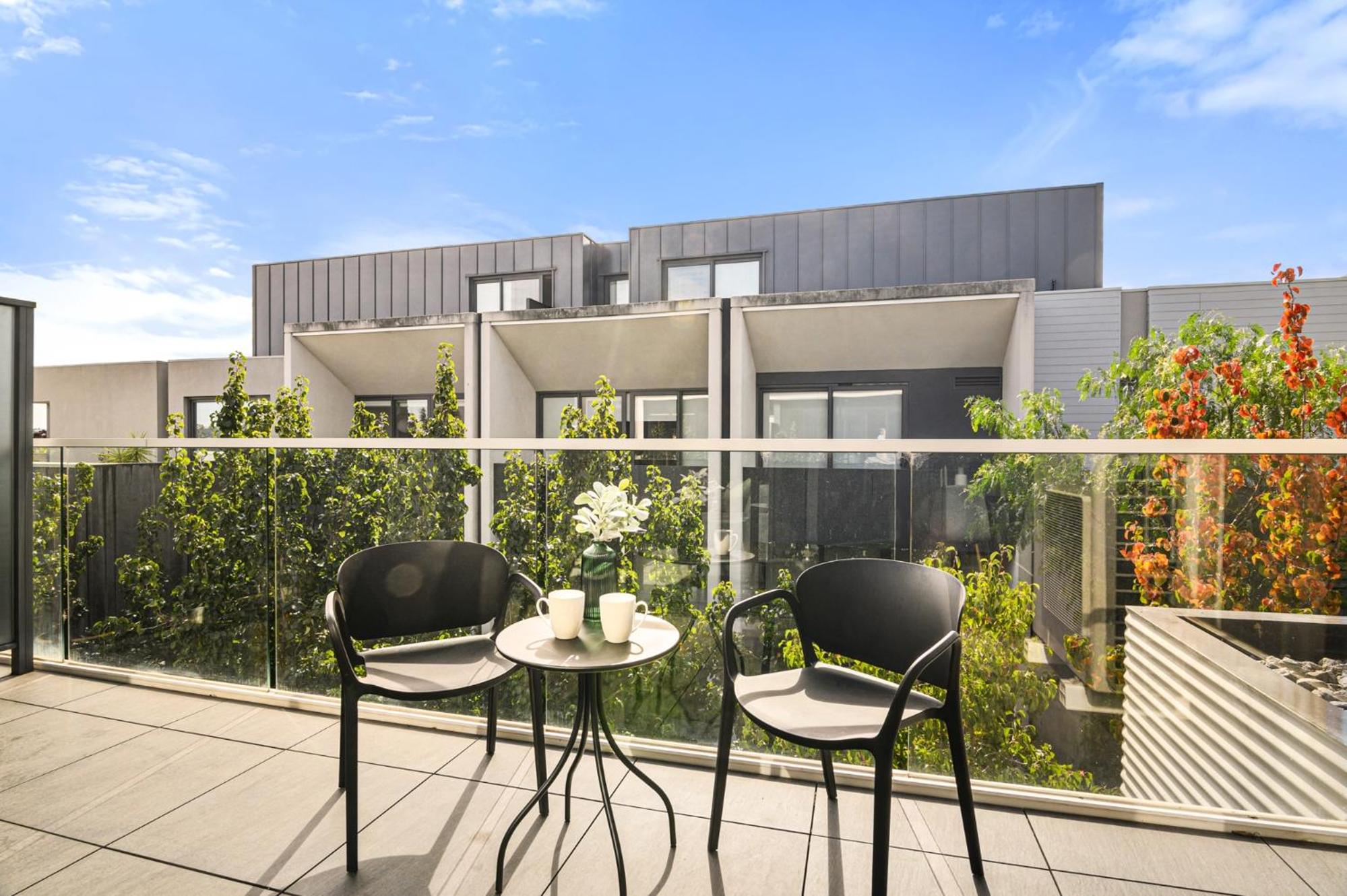 Bright 1BR Apartment Near Maribyrnong River