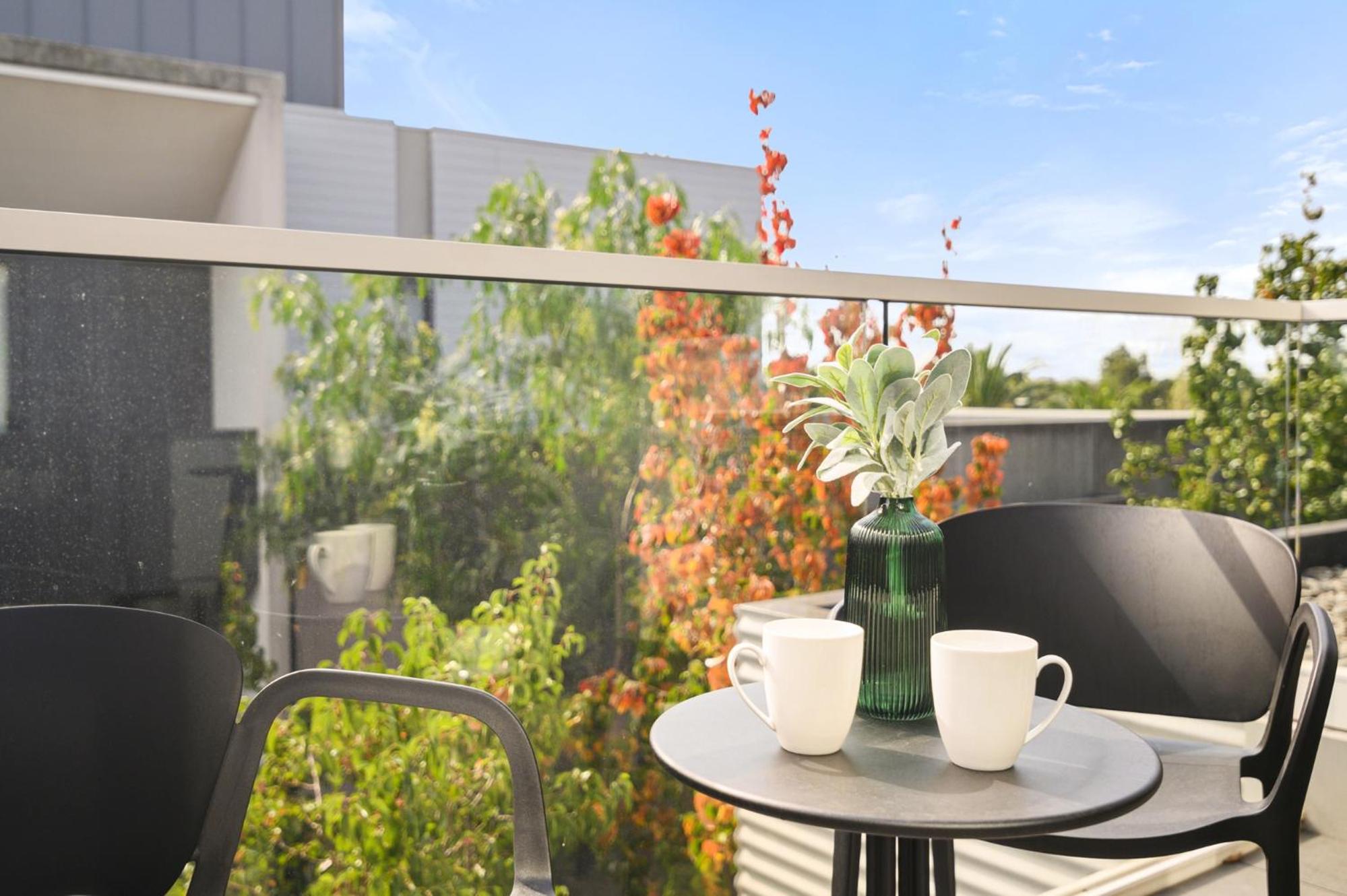 Bright 1BR Apartment Near Maribyrnong River
