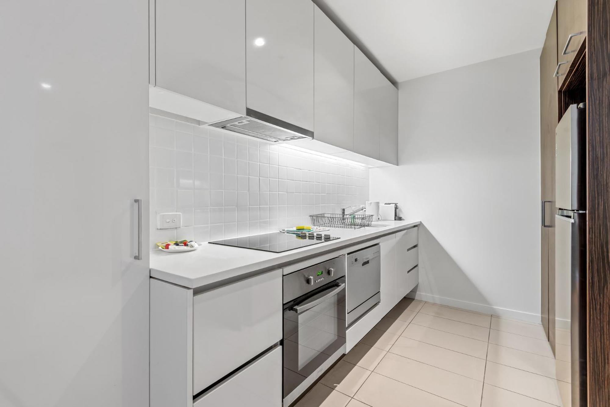 Melbourne CBD 2Bed with Gym, Sauna & Pool Access