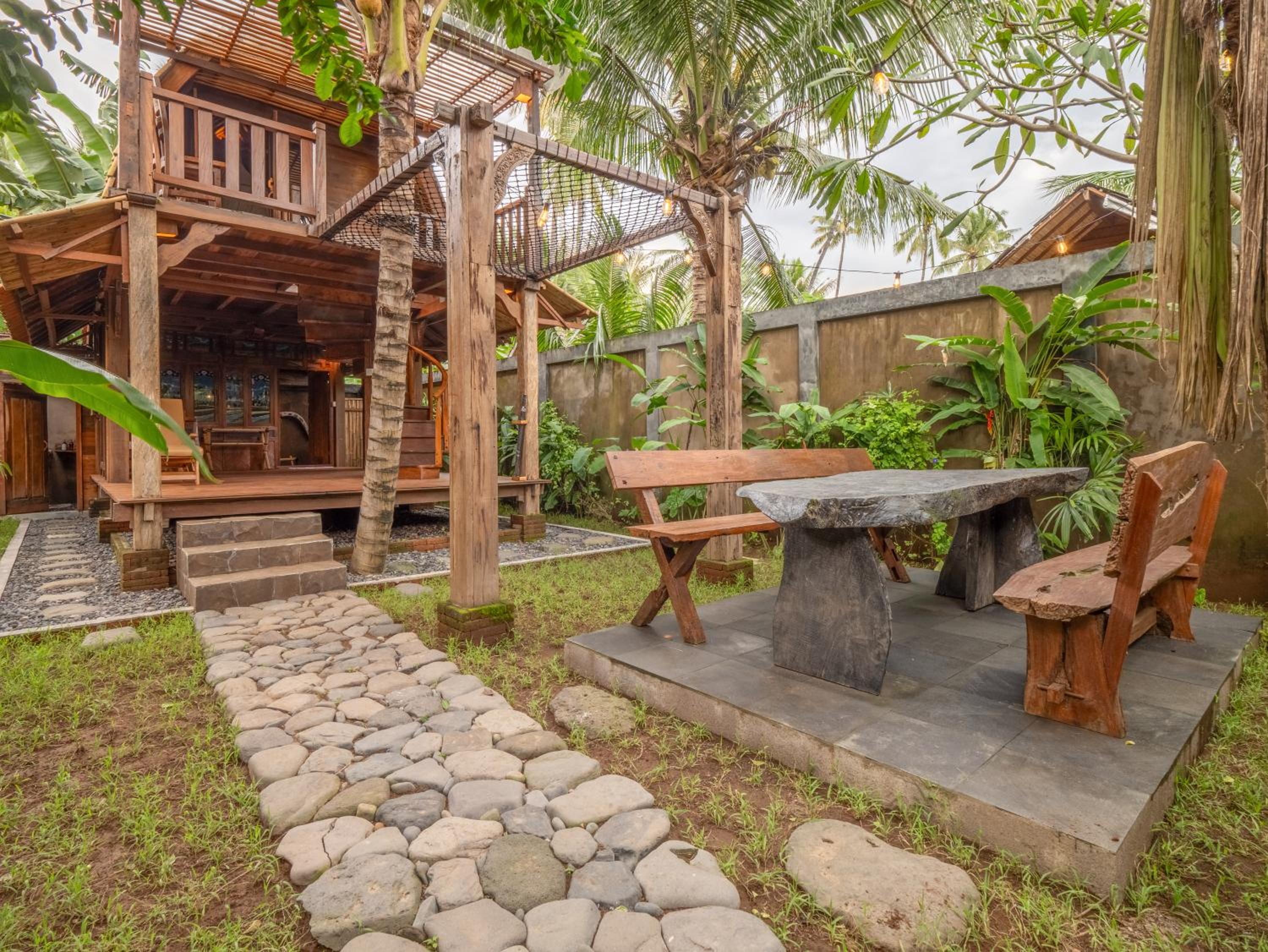 Aruna Jayanti Villa