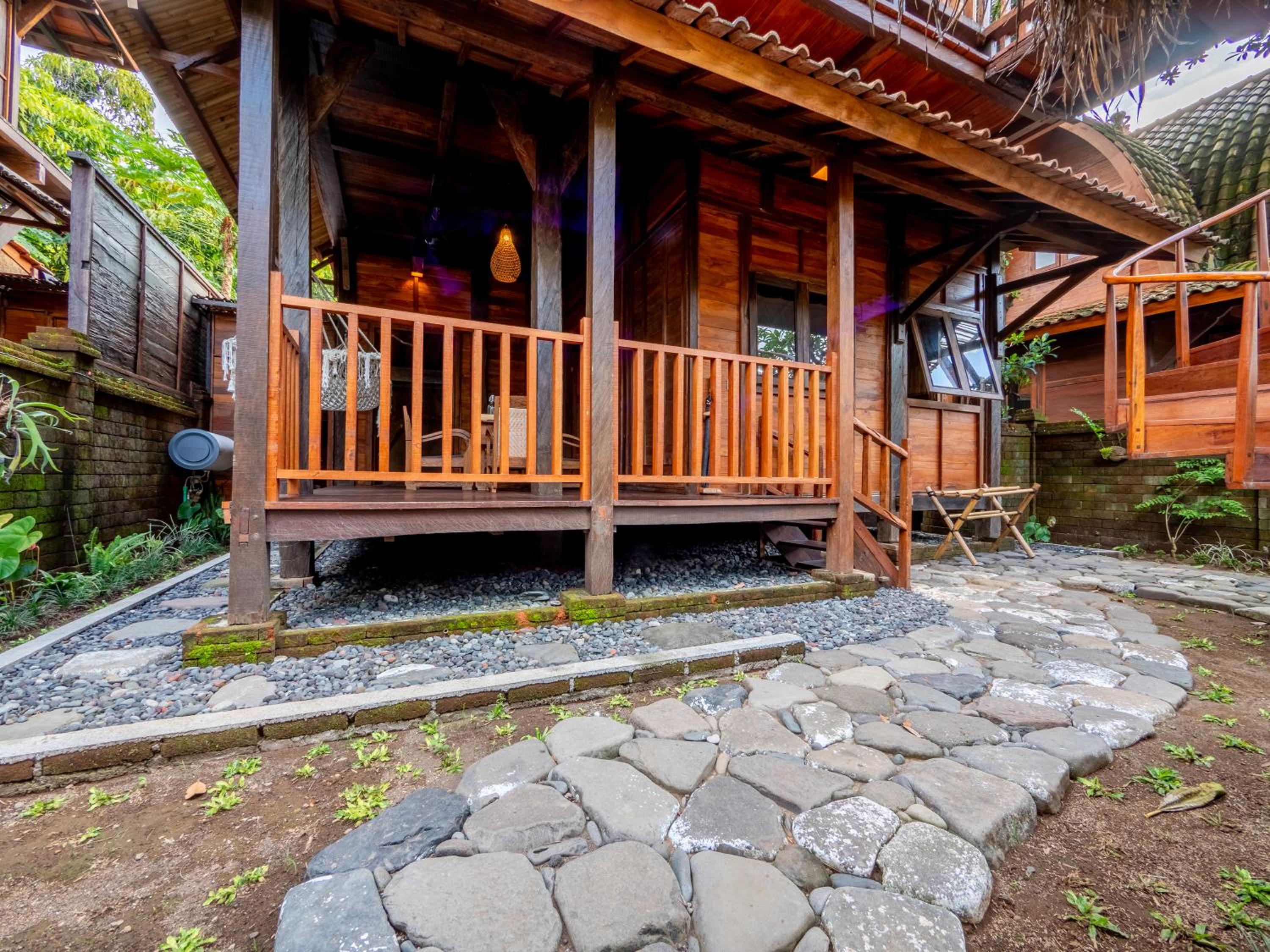 Aruna Jayanti Villa