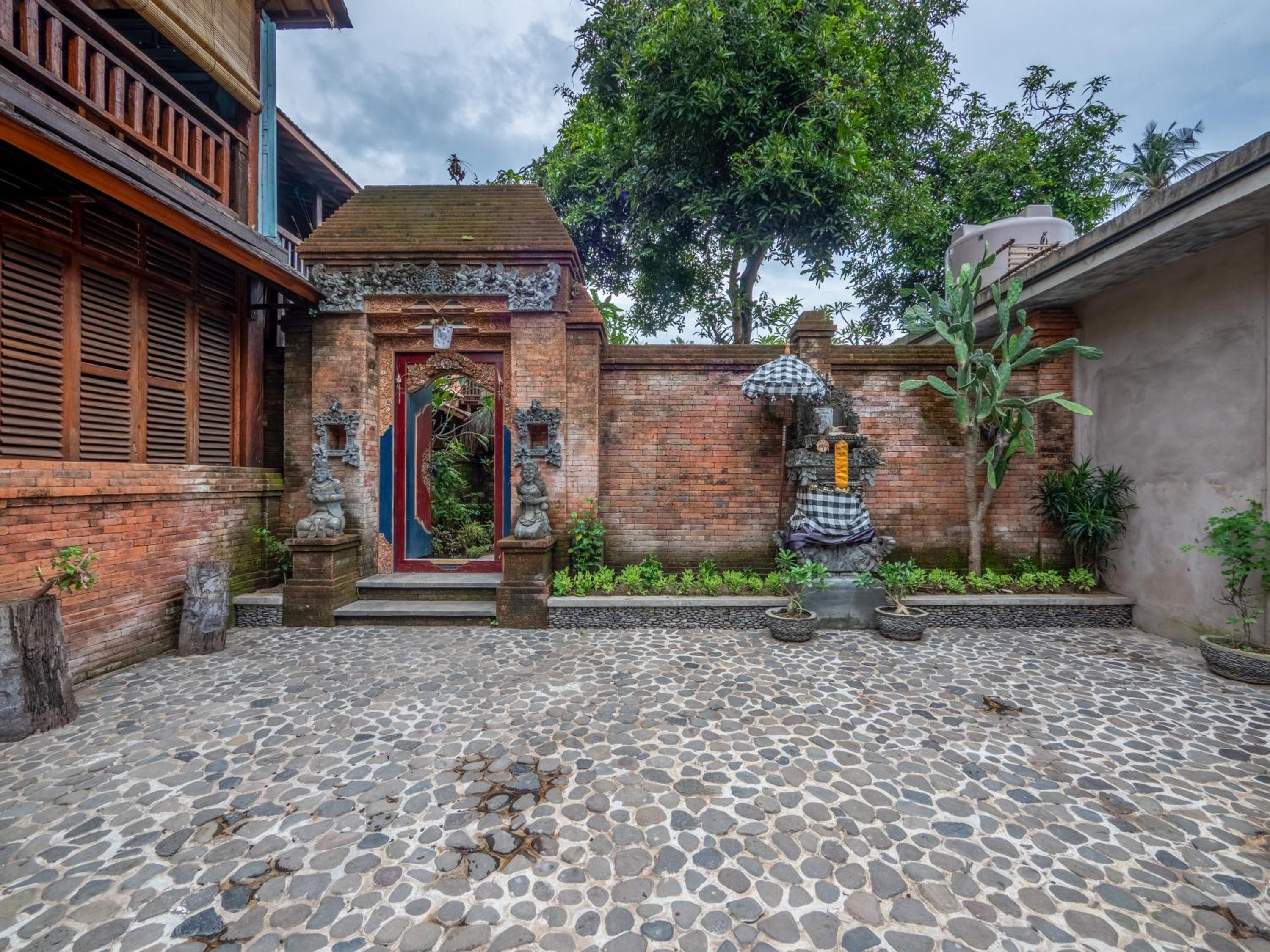 Aruna Jayanti Villa