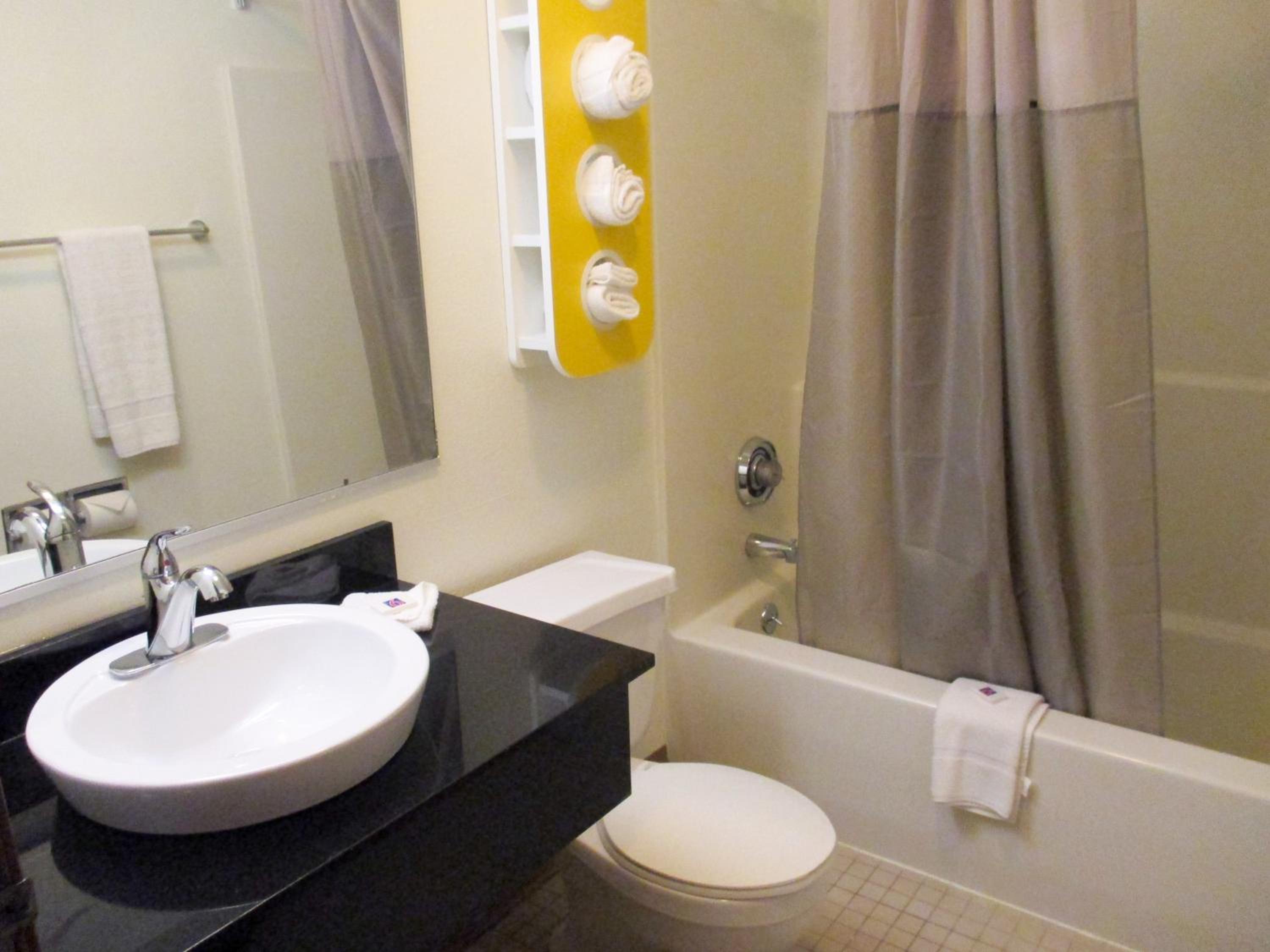 Miscellaneous Market Vacations - Motel 6-Drums - Property Image 3