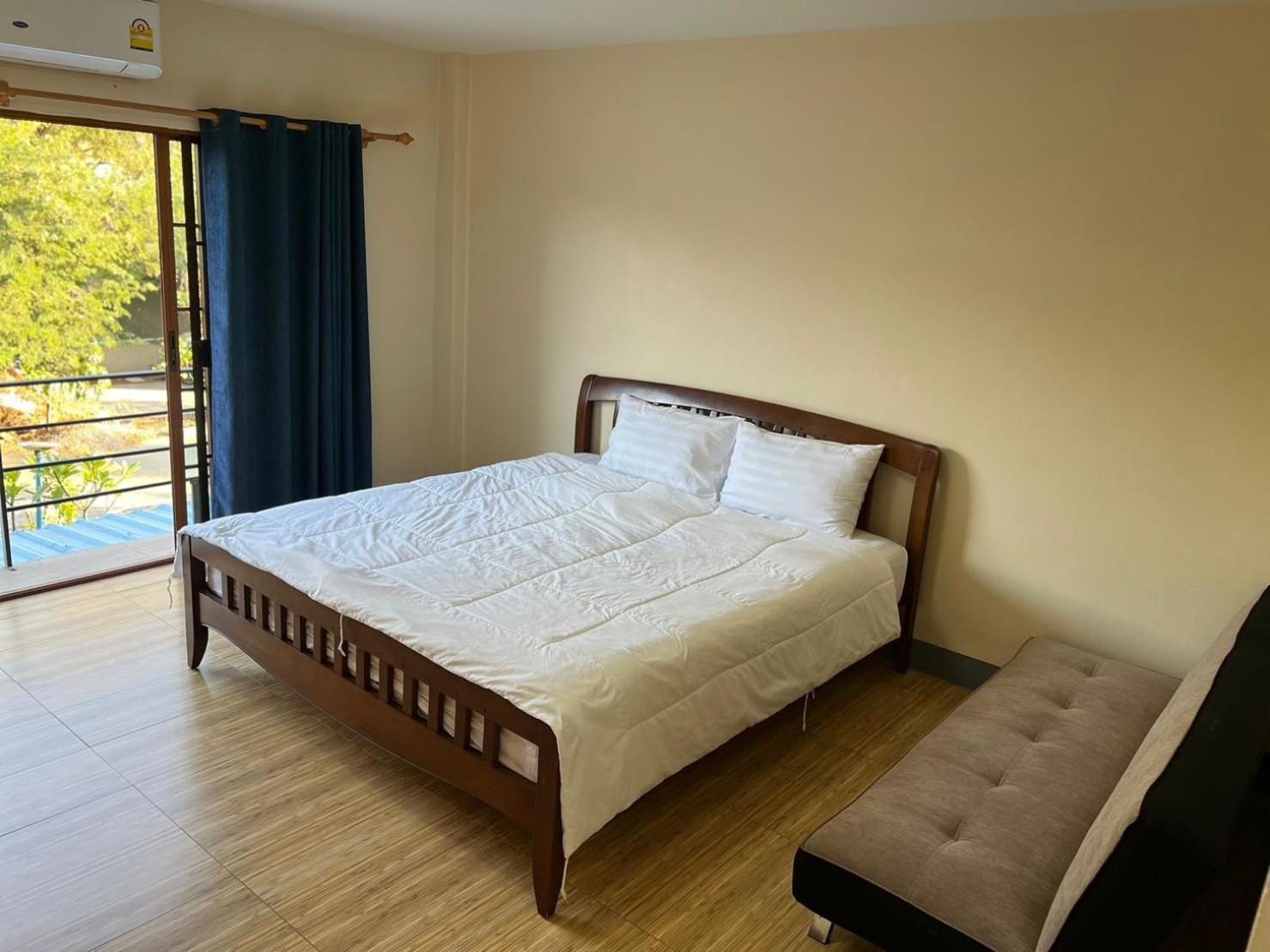 V Tharm Hotel