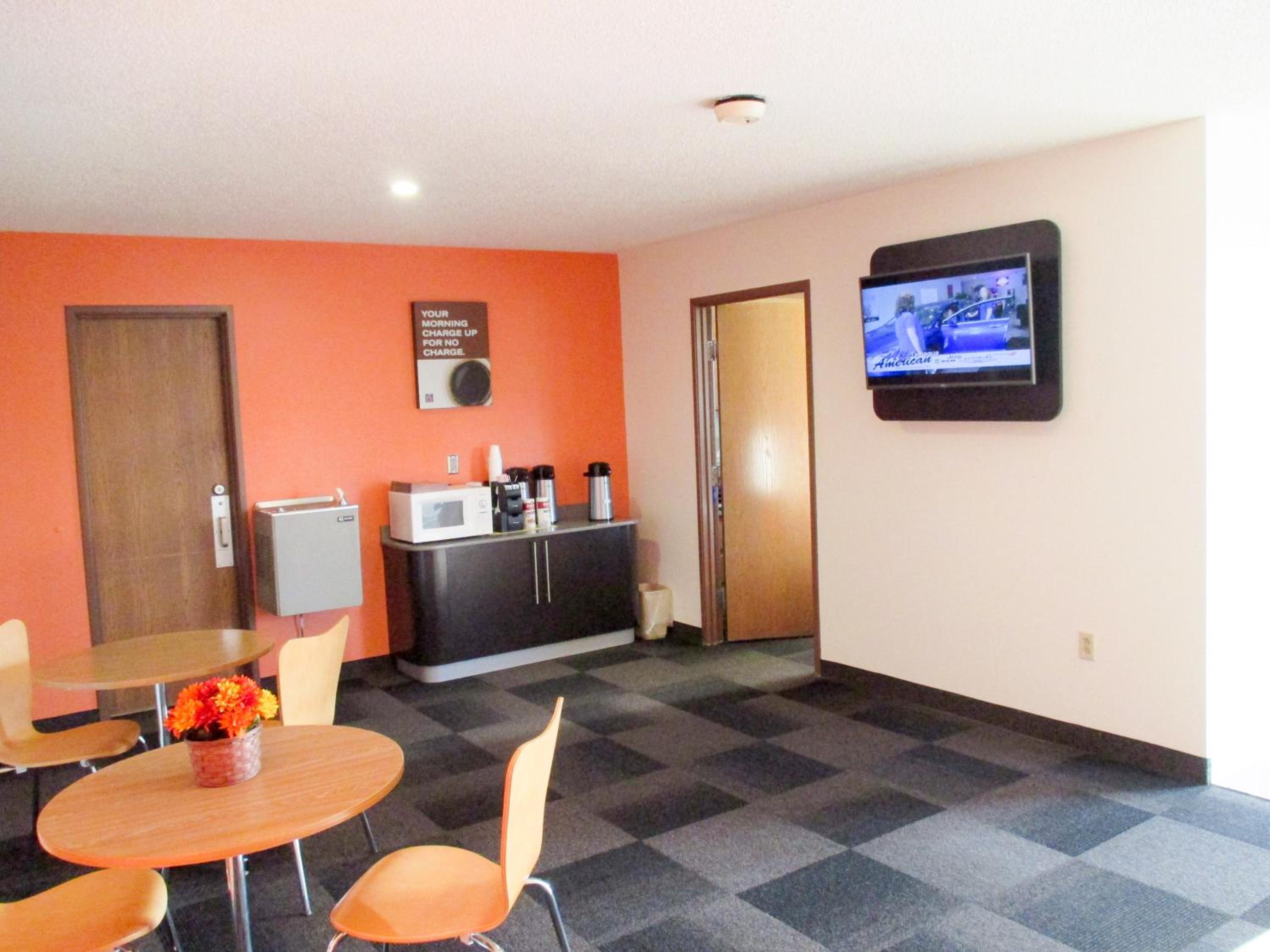 Miscellaneous Market Vacations - Motel 6-Drums - Property Image 2