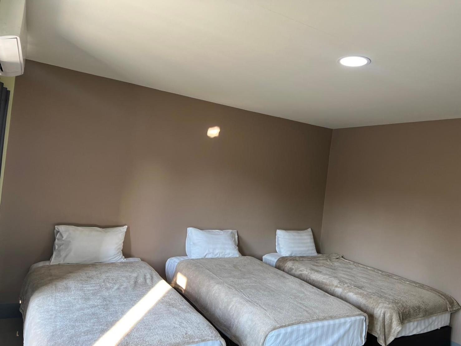 V Tharm Hotel
