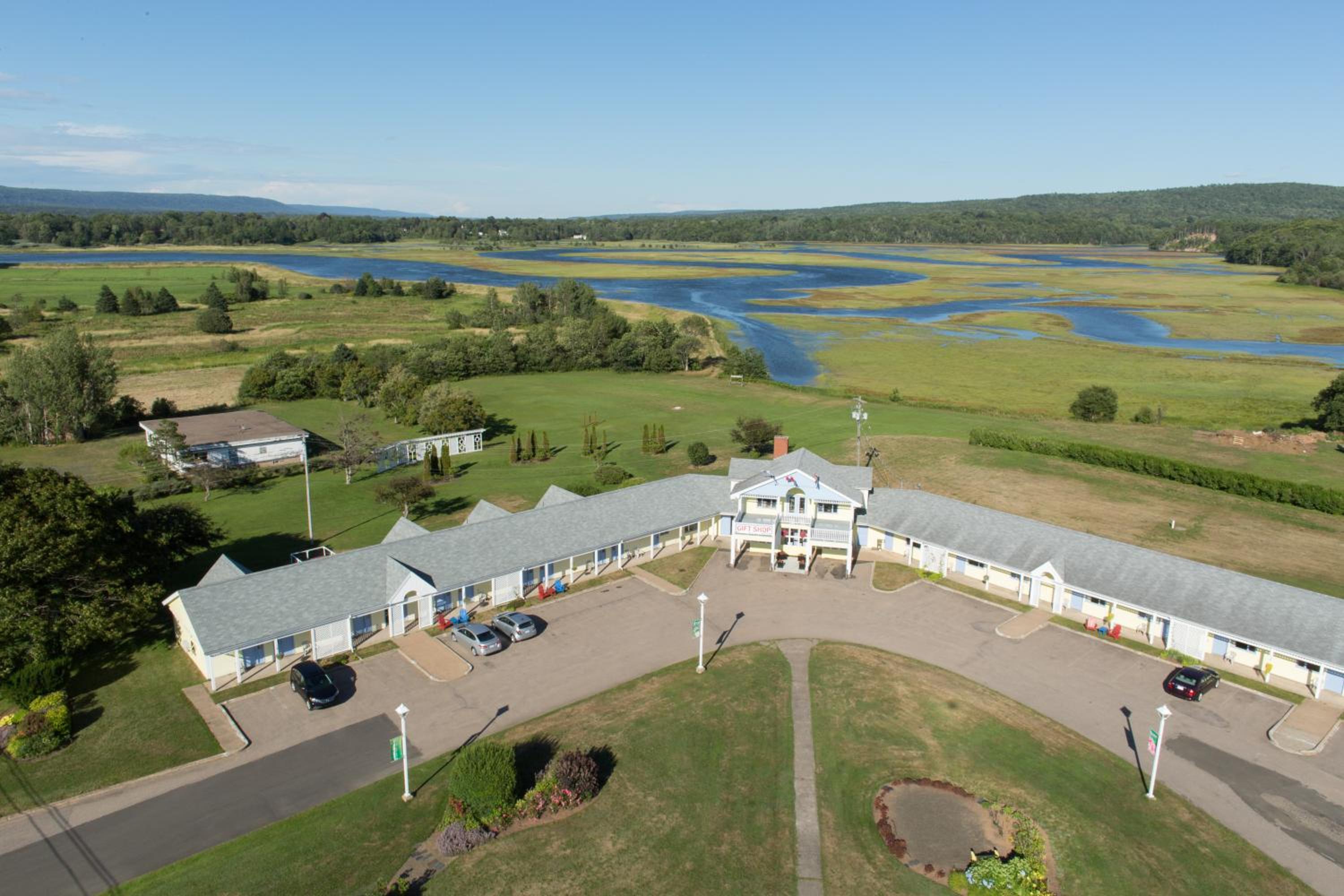 Annapolis Royal Inn & Suites