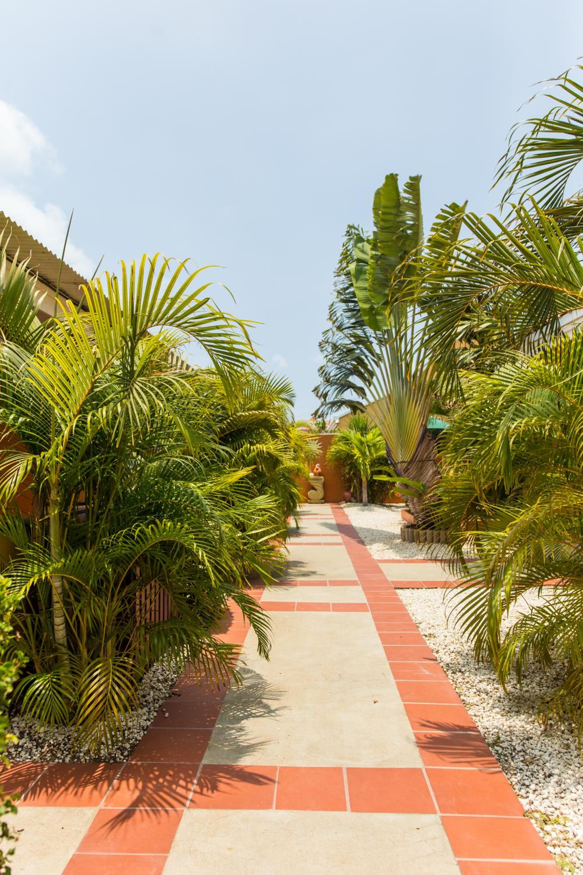 Cariñas Studio Apartments