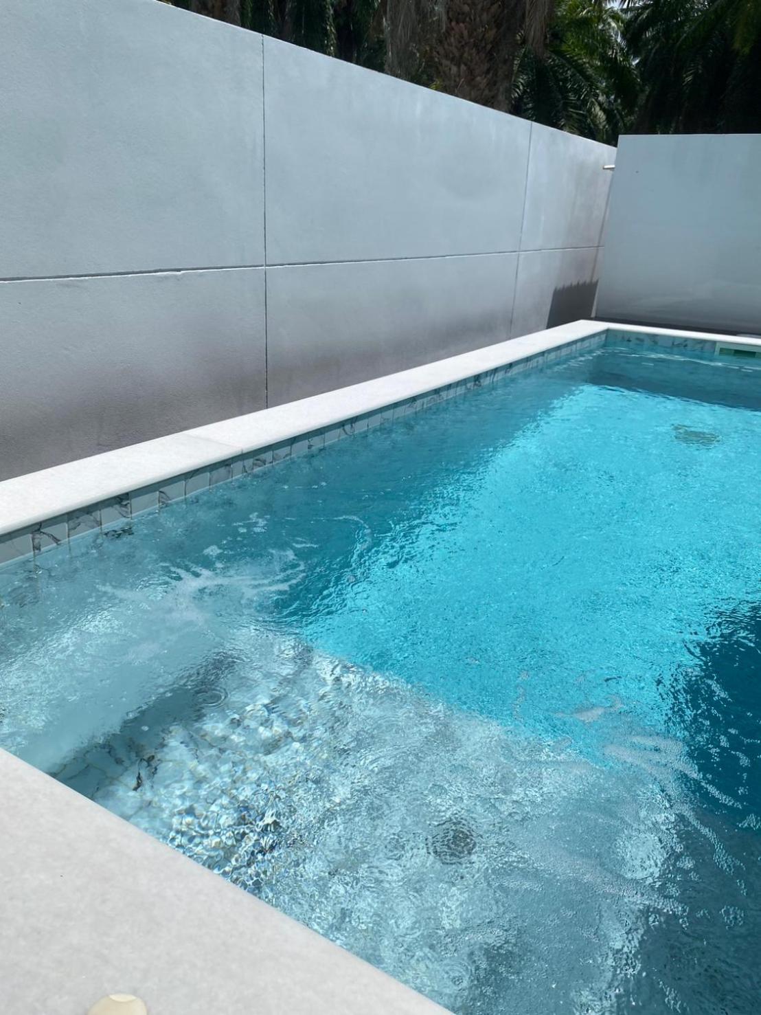 The Garnet Light Pool Villa Aonang