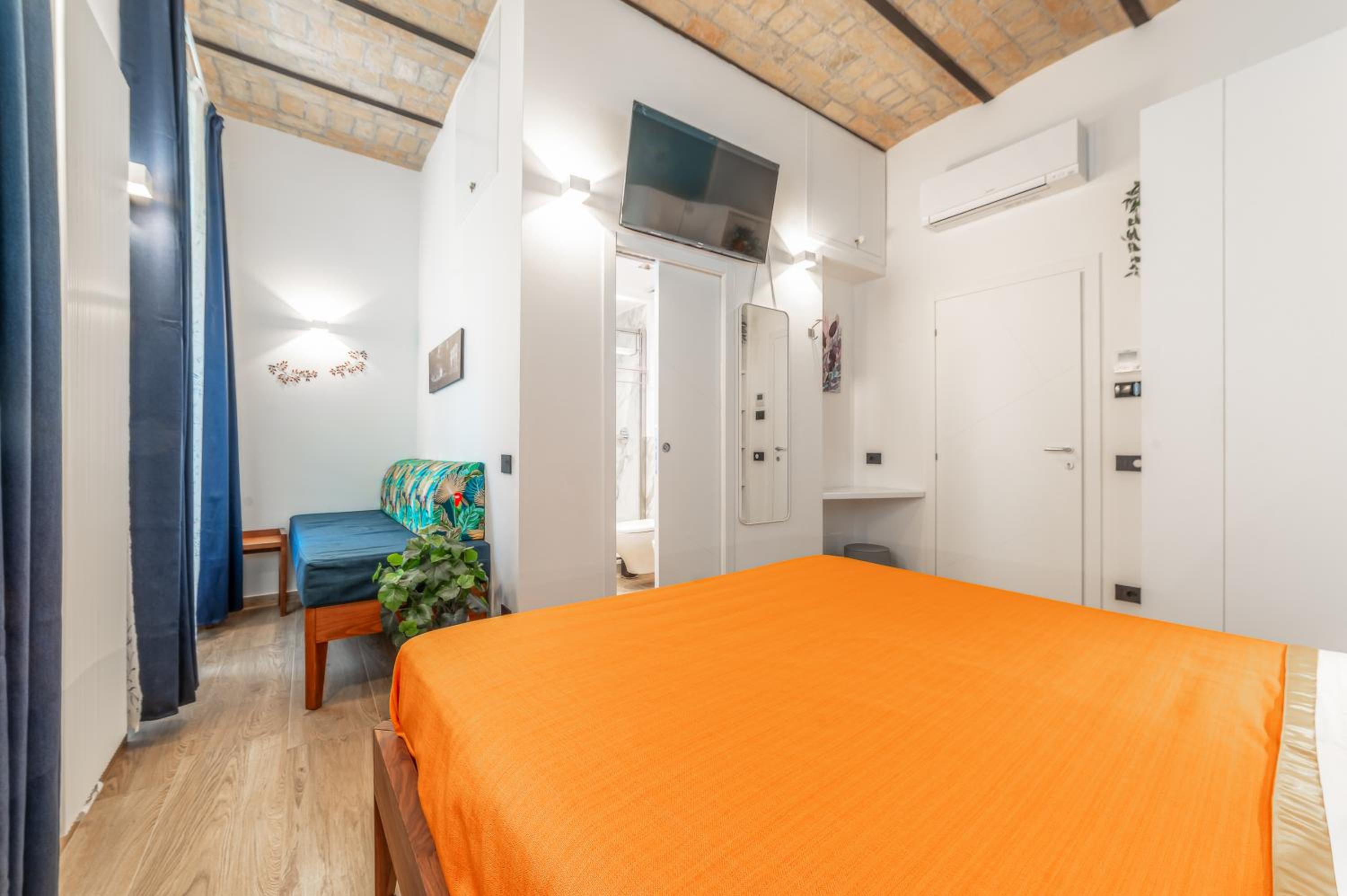 Luxury Vatican Rooms - next to the Vatican Museum