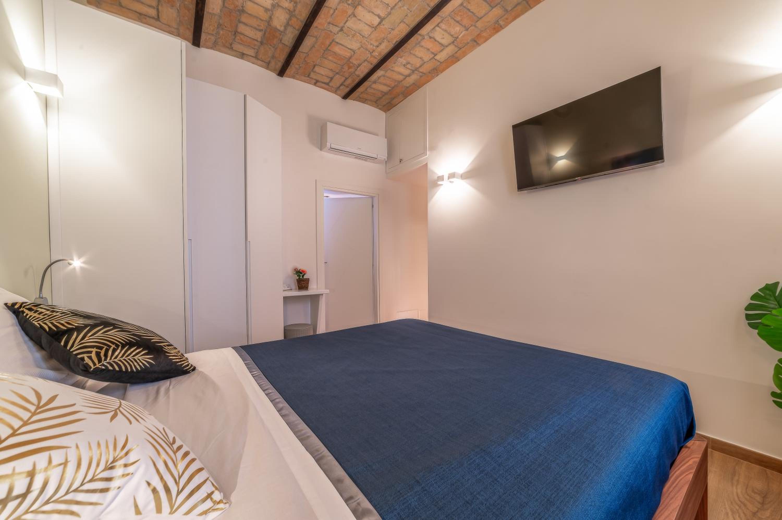 Luxury Vatican Rooms - next to the Vatican Museum