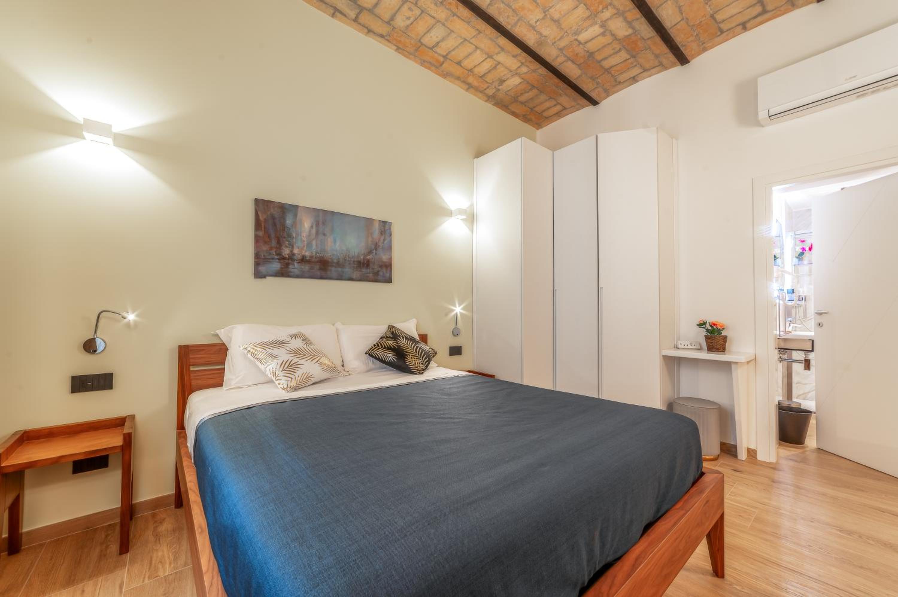 Luxury Vatican Rooms - next to the Vatican Museum