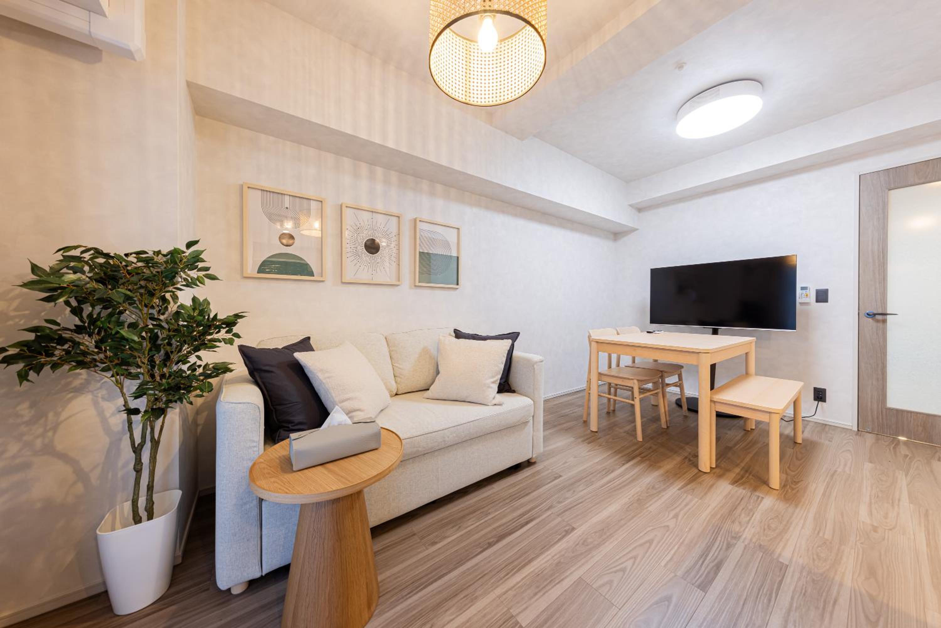 Link House Shinsaibashi