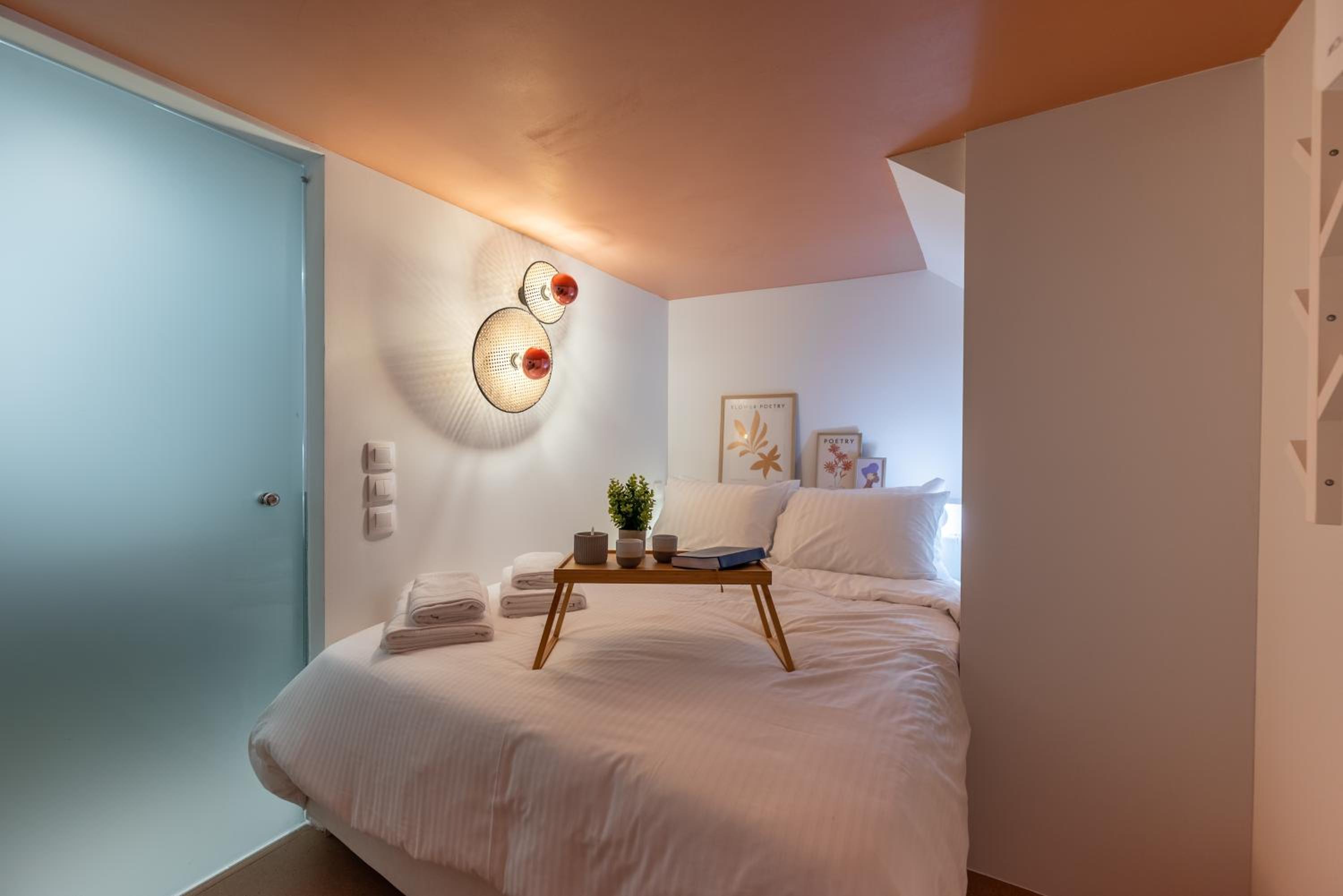 AthenianNest Sarri Boutique Studios Psyrri