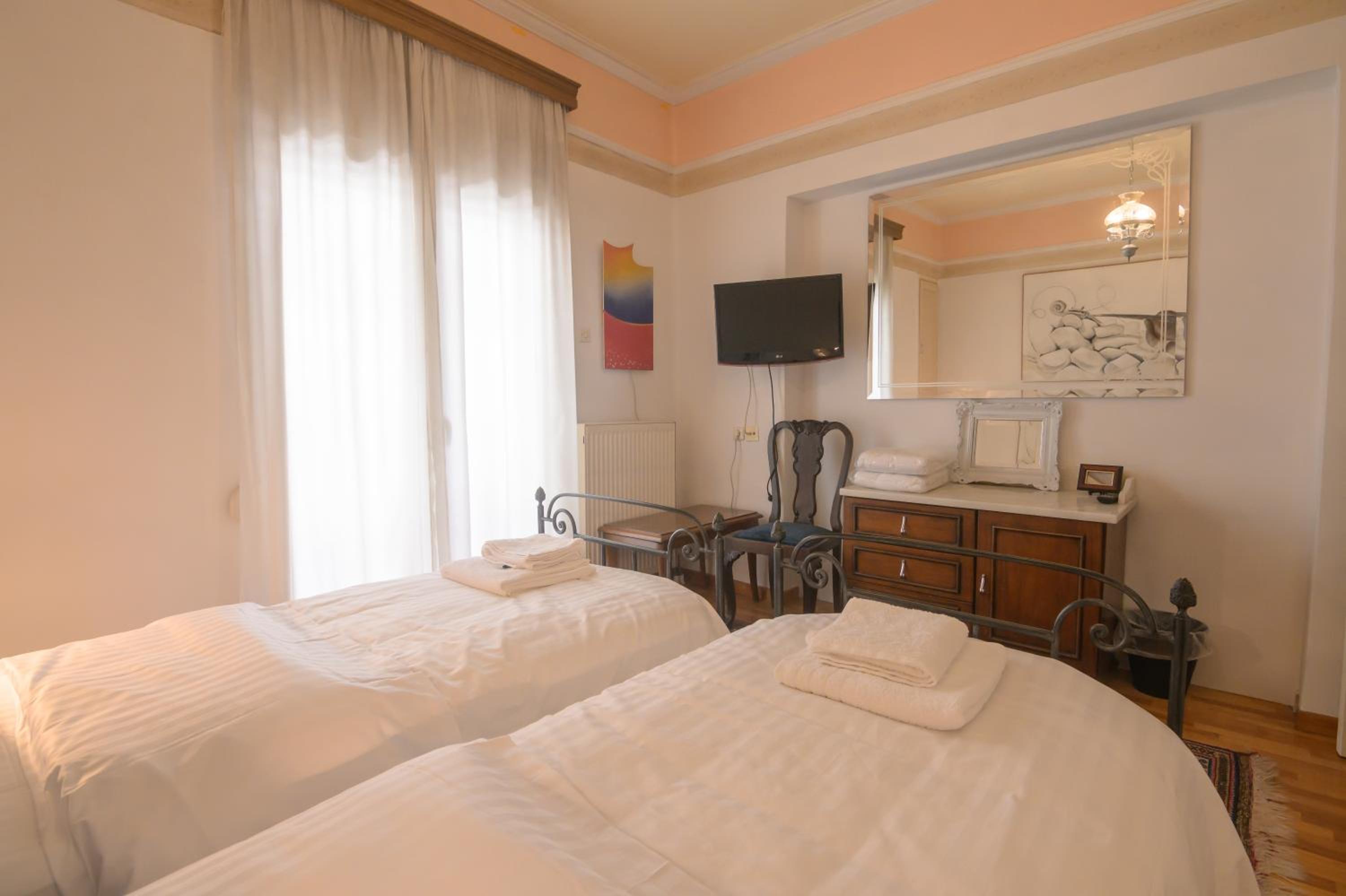 Blue Home, Luxury Villa with Pool in the City Centre