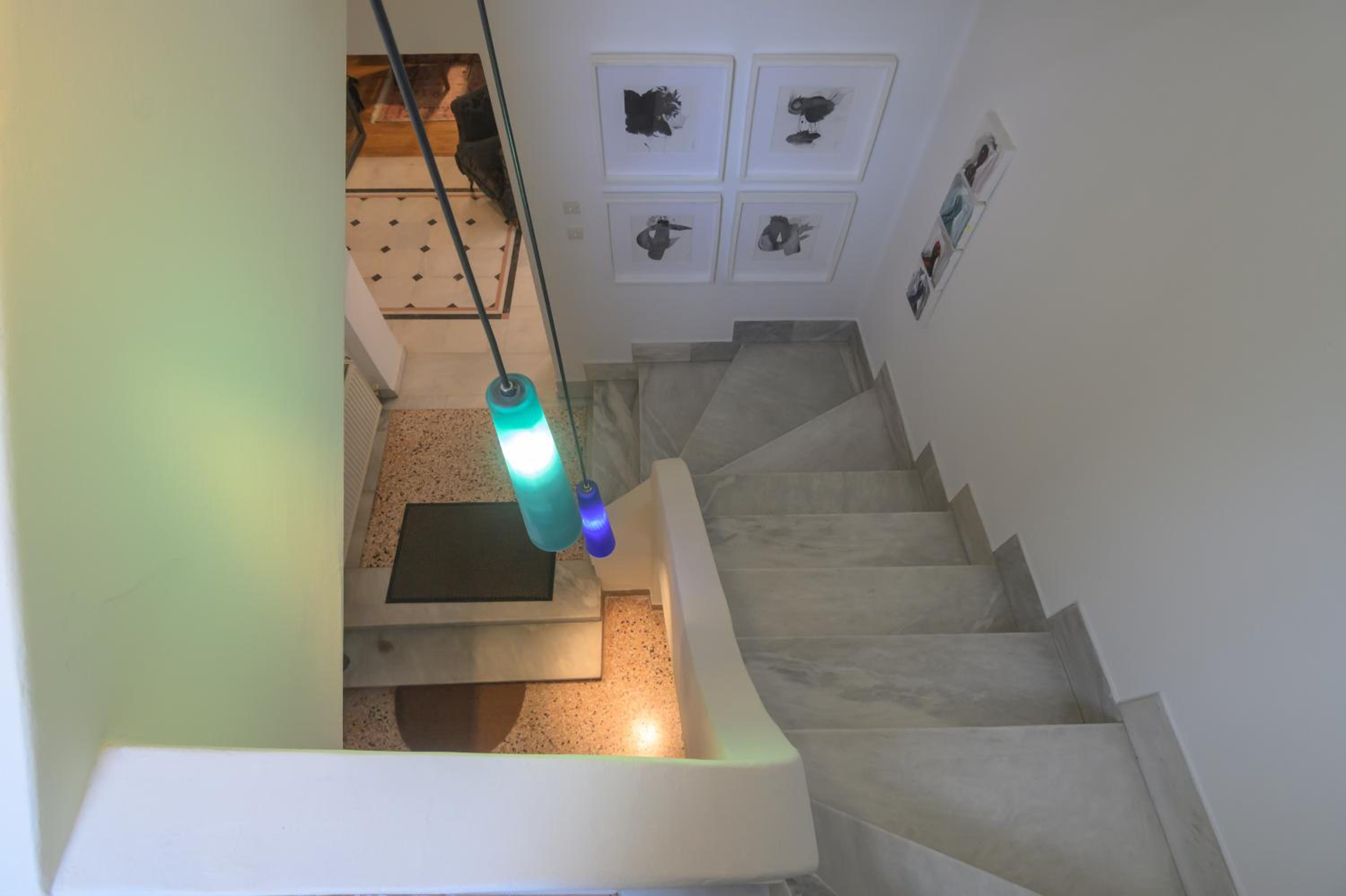 Blue Home, Luxury Villa with Pool in the City Centre