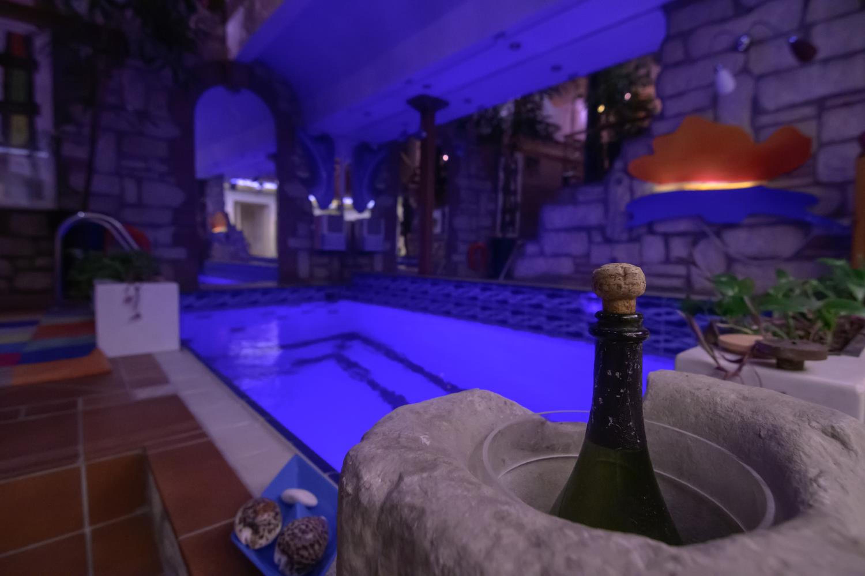 Blue Home, Luxury Villa with Pool in the City Centre