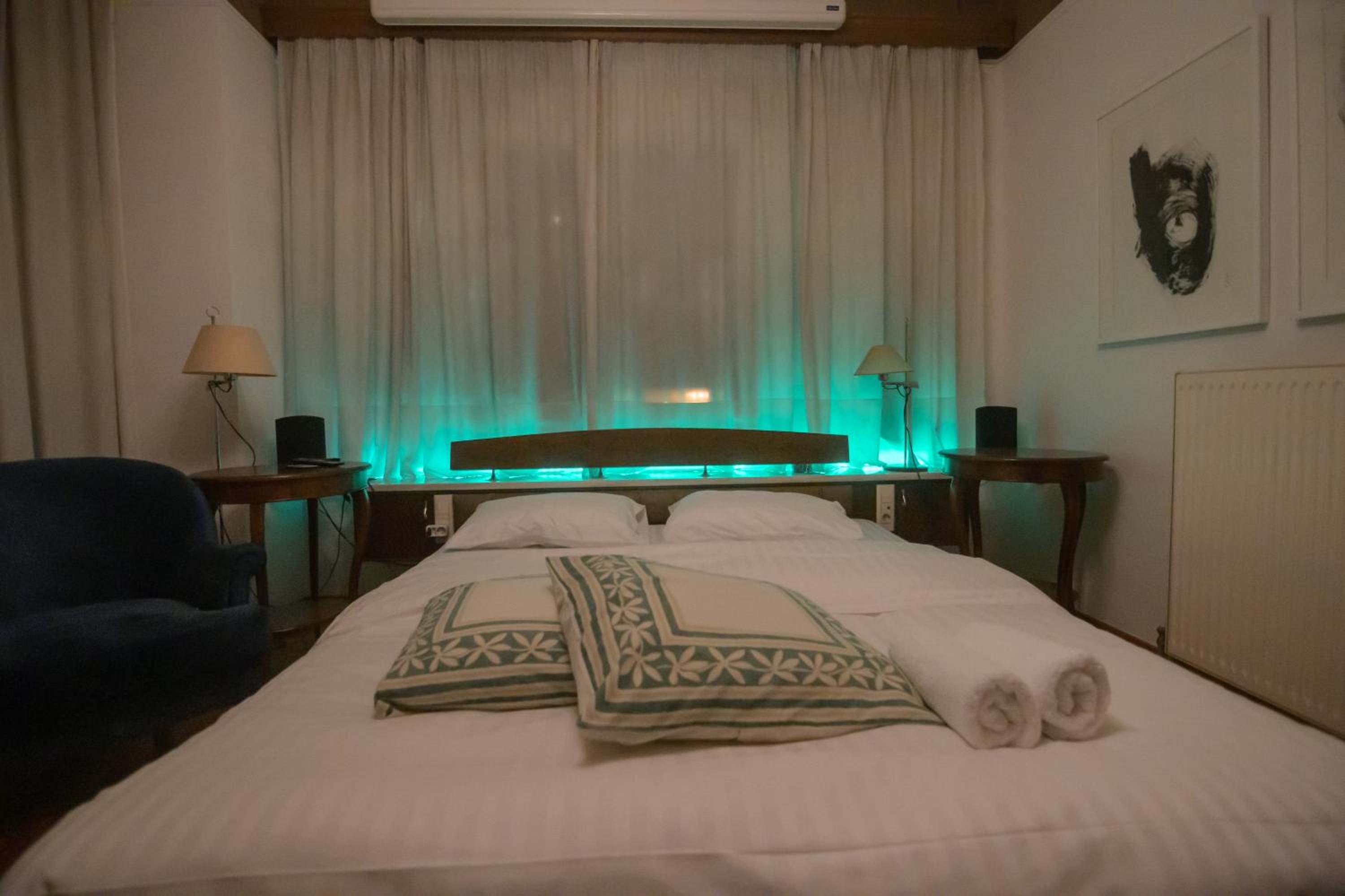 Blue Home, Luxury Villa with Pool in the City Centre