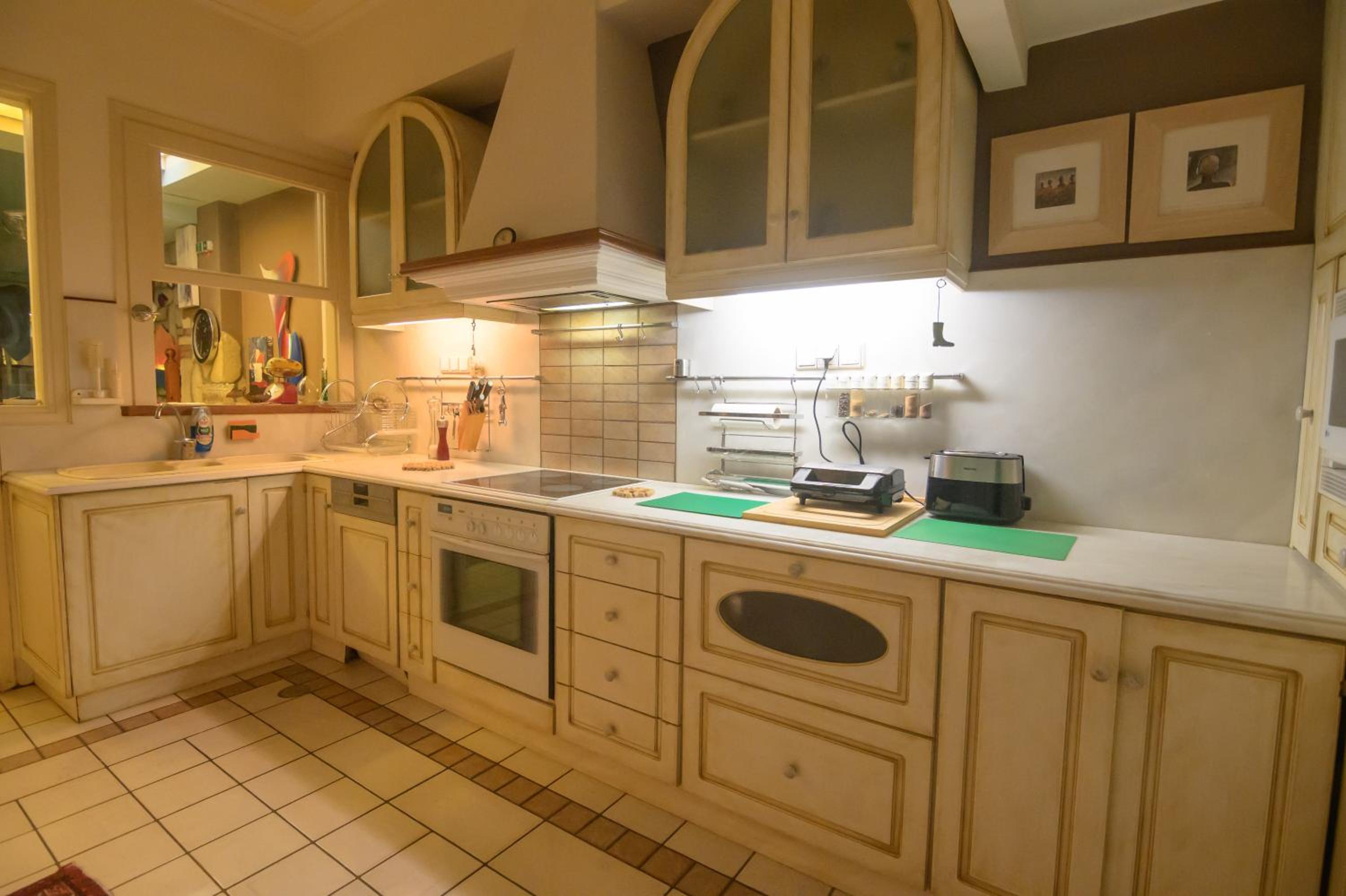 Blue Home, Luxury Villa with Pool in the City Centre
