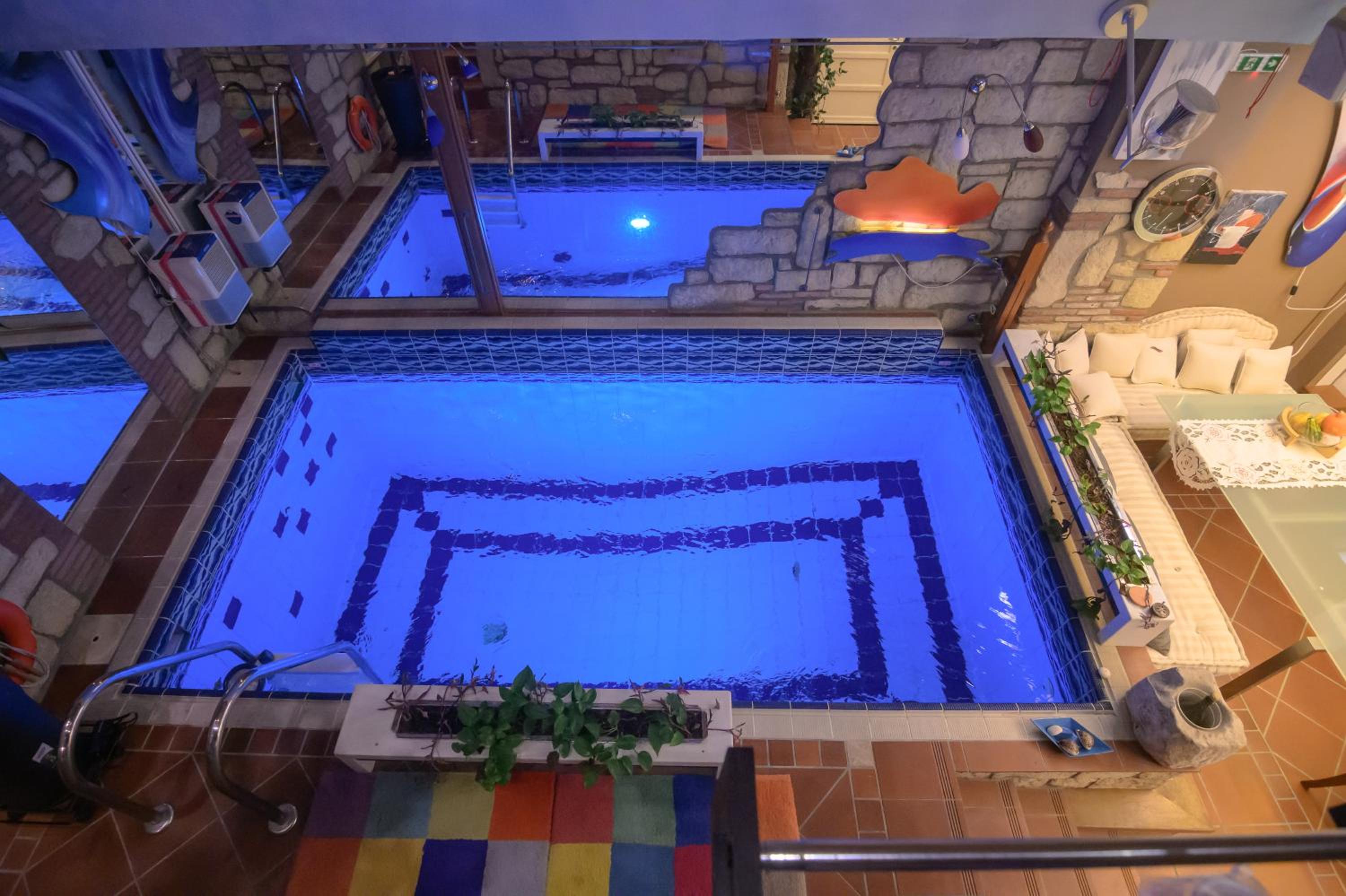 Blue Home, Luxury Villa with Pool in the City Centre