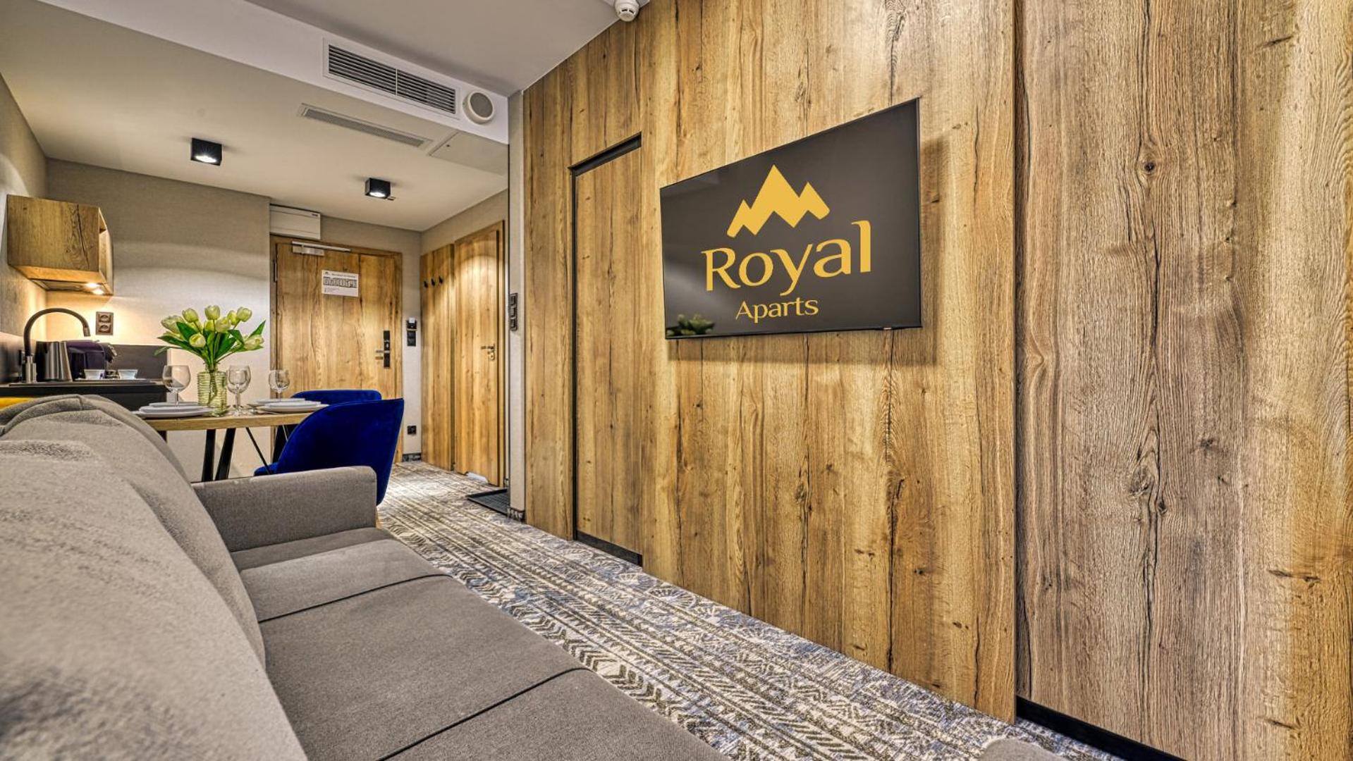 Złoty Horyzont VIP - główny budynek - z basenem, siłownią, grotą solną, bawialnią i restauracją by Royal Aparts
